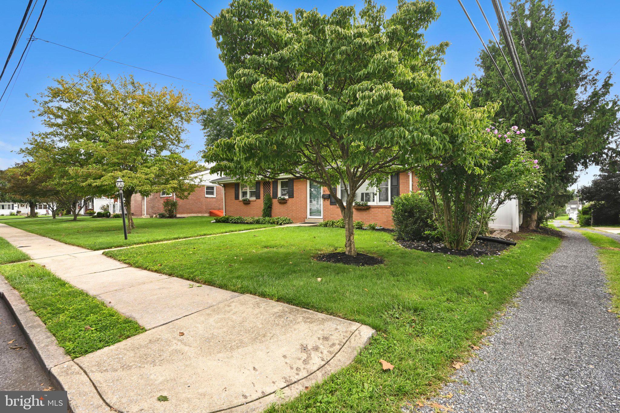 125 S CENTER AVENUE