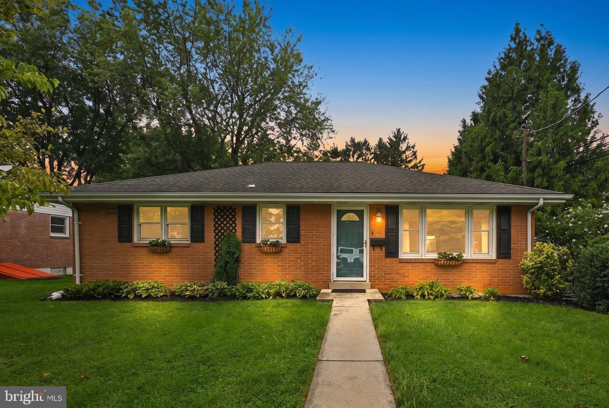 125 S CENTER AVENUE