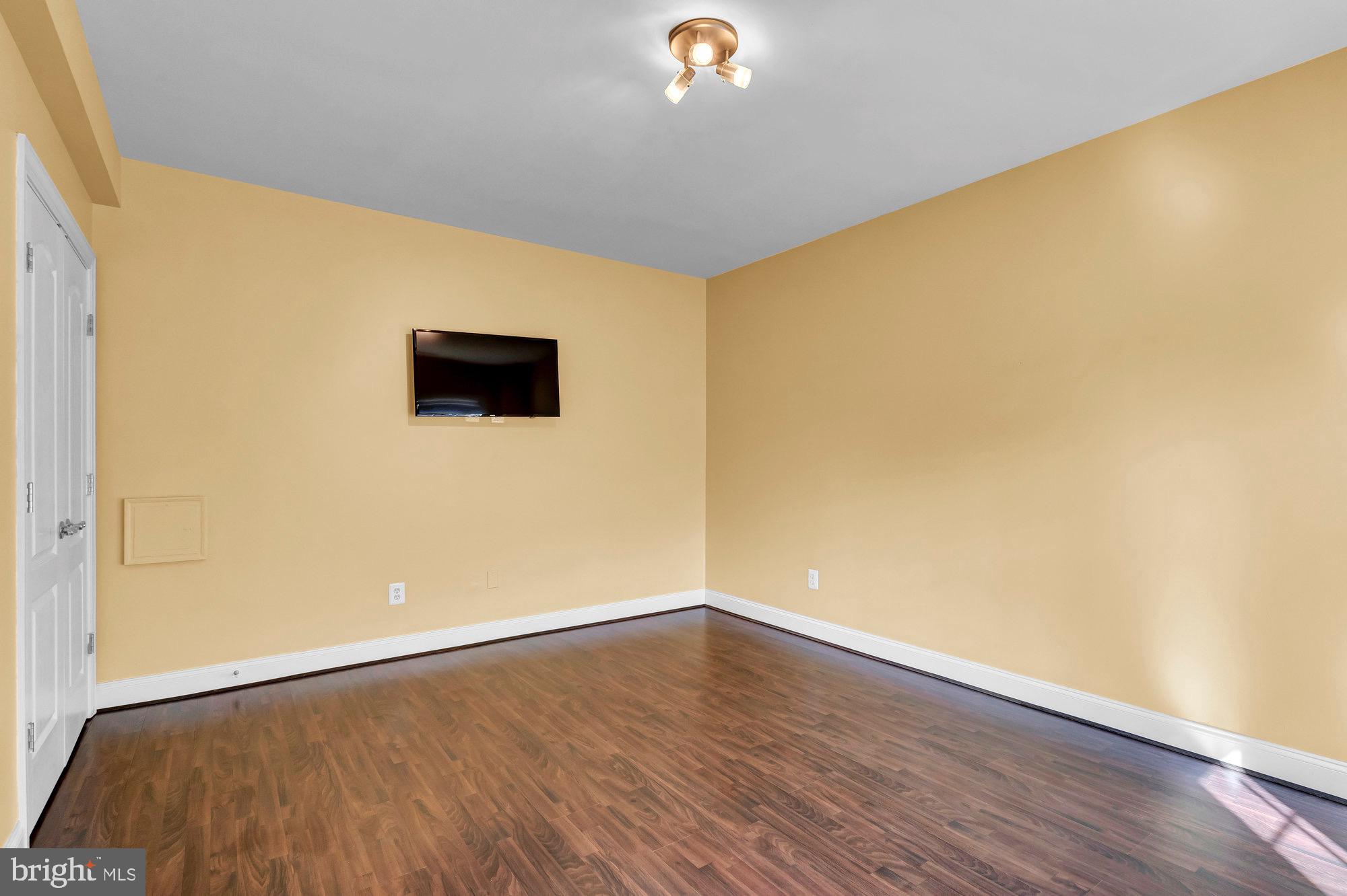 BROADLANDS SOUTH - Residential