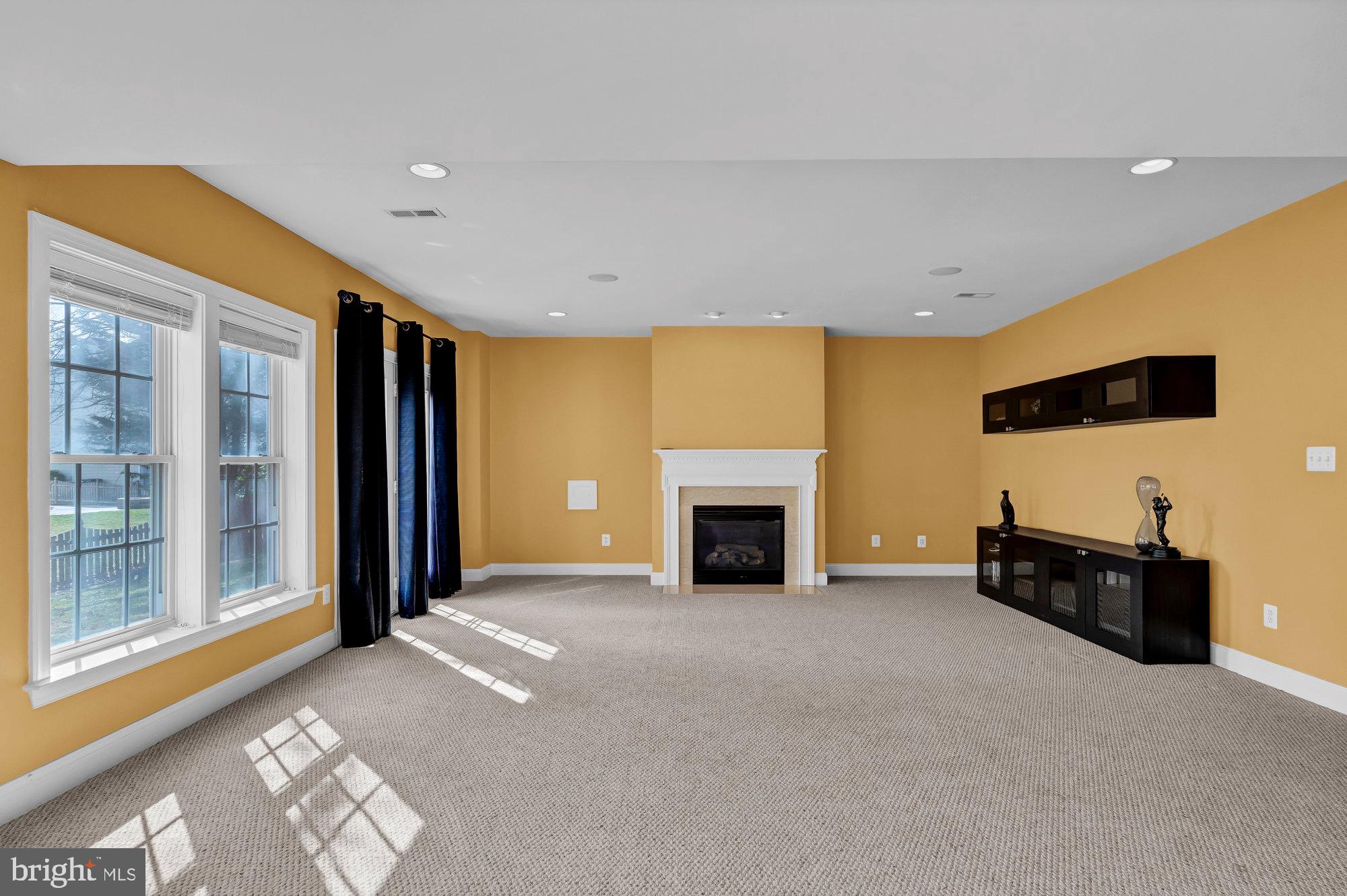 BROADLANDS SOUTH - Residential