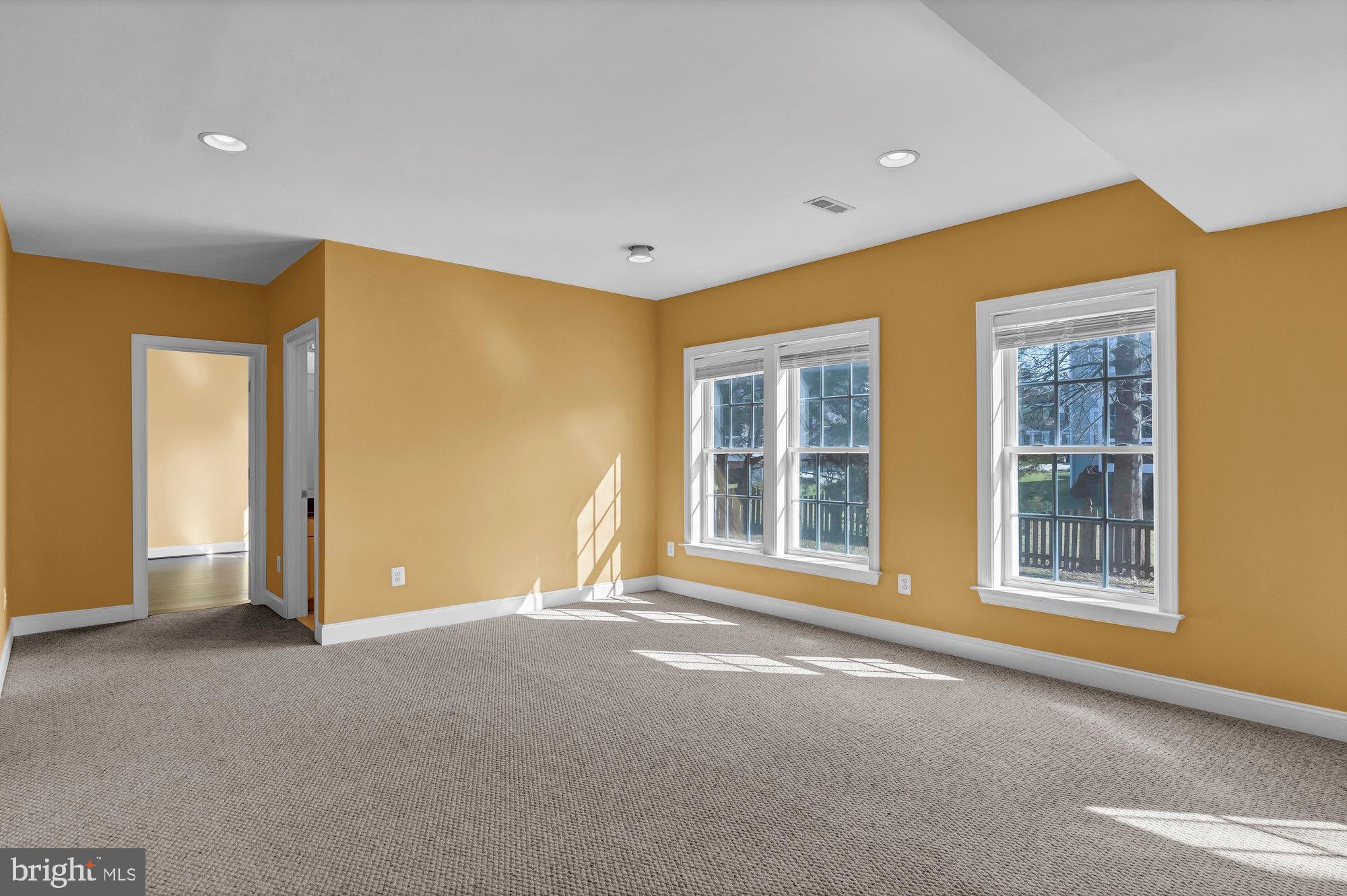 BROADLANDS SOUTH - Residential