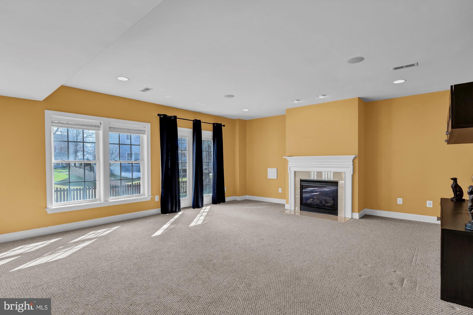 BROADLANDS SOUTH - Residential