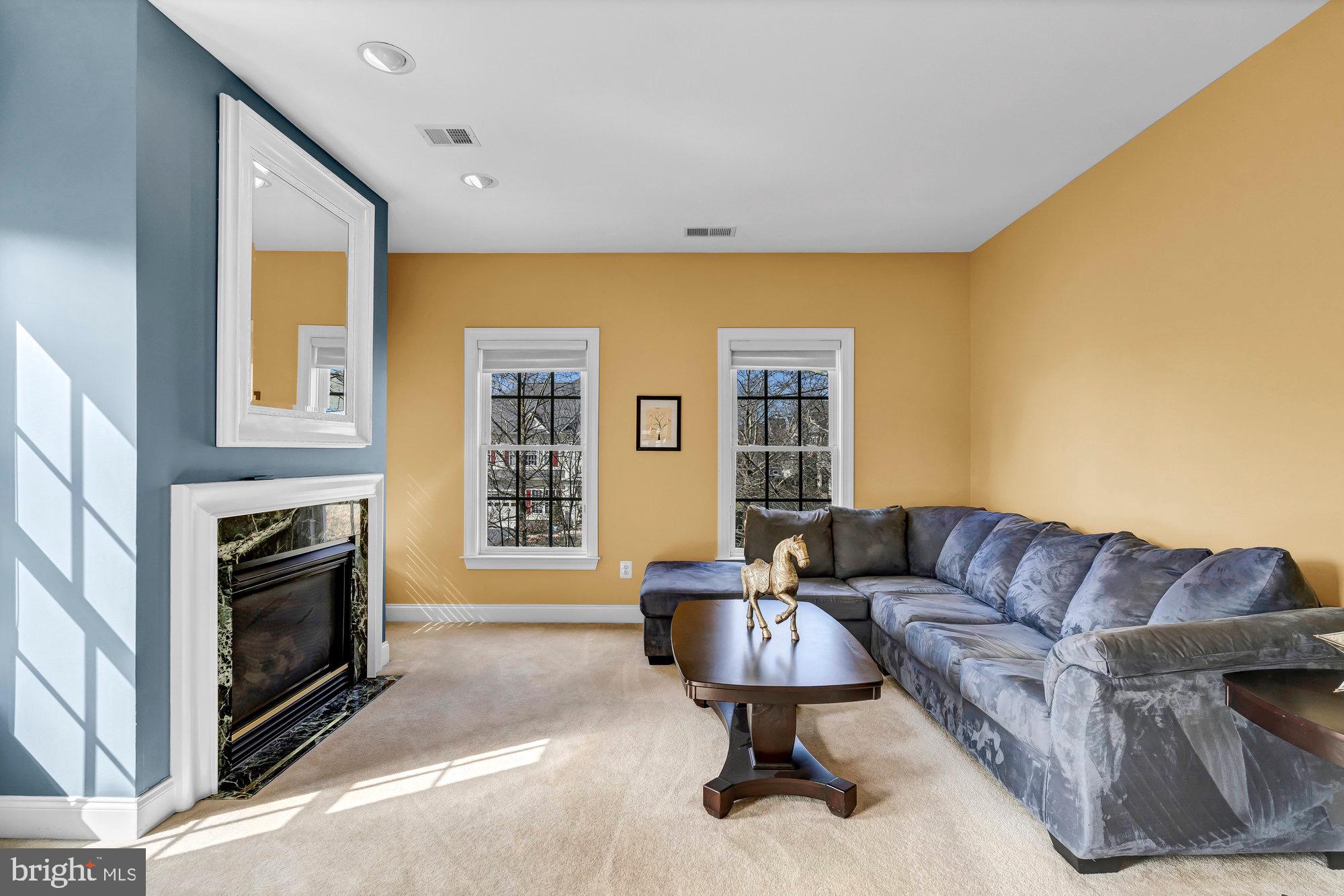 BROADLANDS SOUTH - Residential