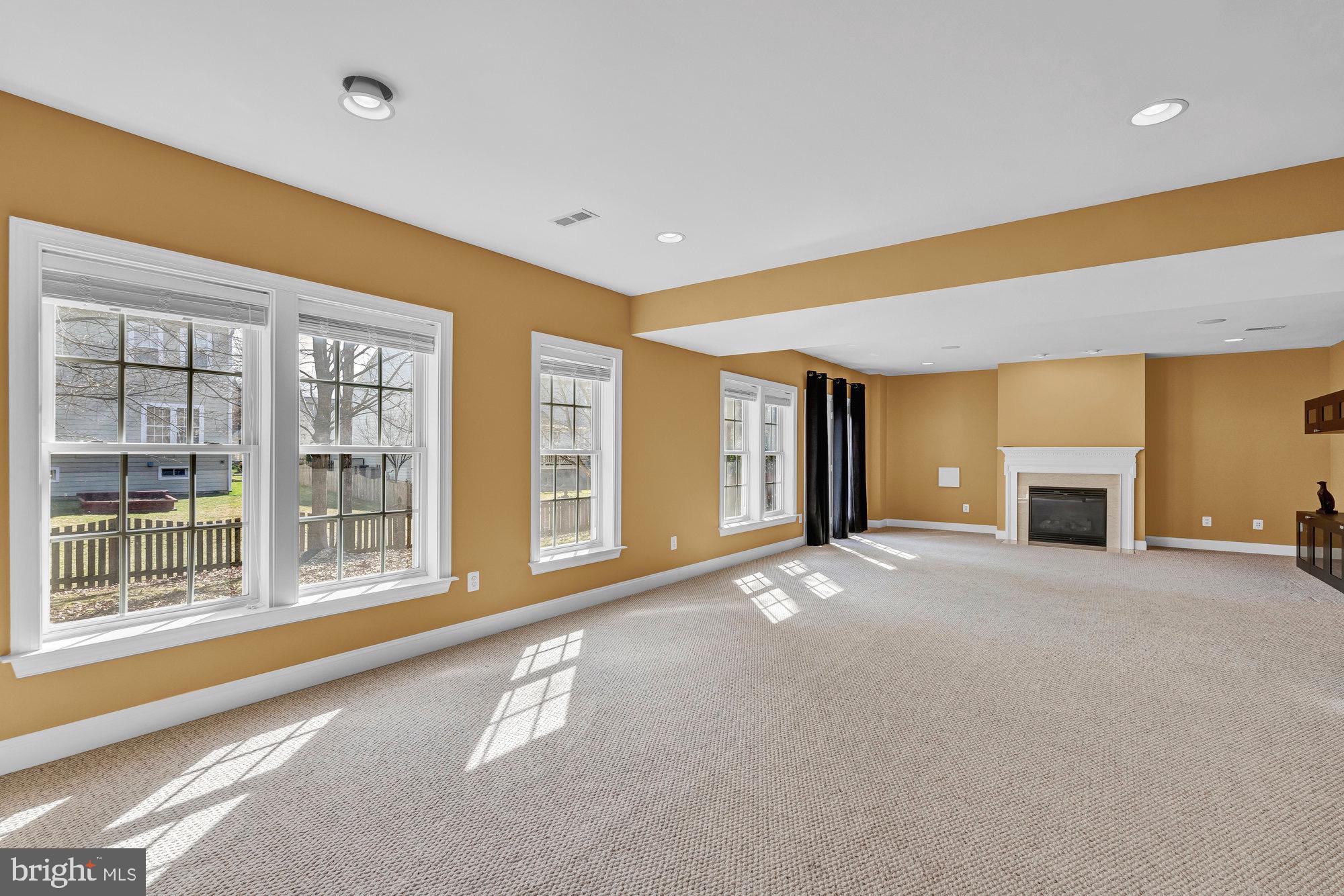 BROADLANDS SOUTH - Residential