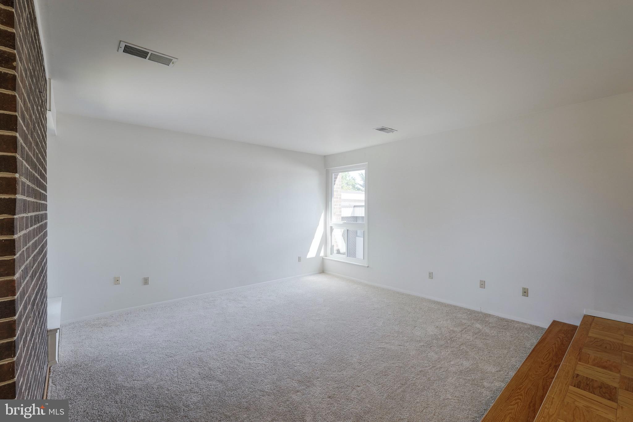 AMERICANA FINMARK - Residential