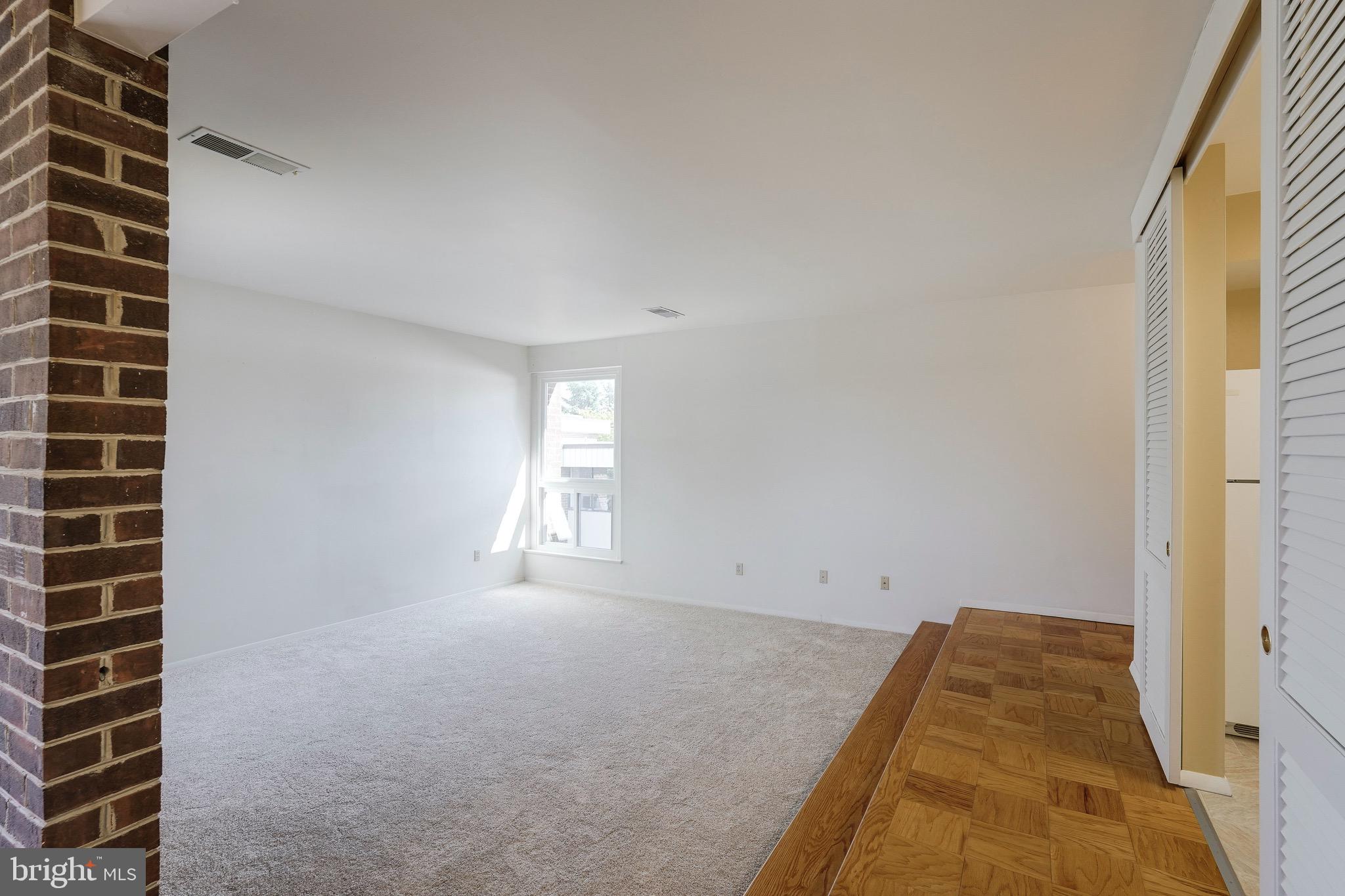 AMERICANA FINMARK - Residential