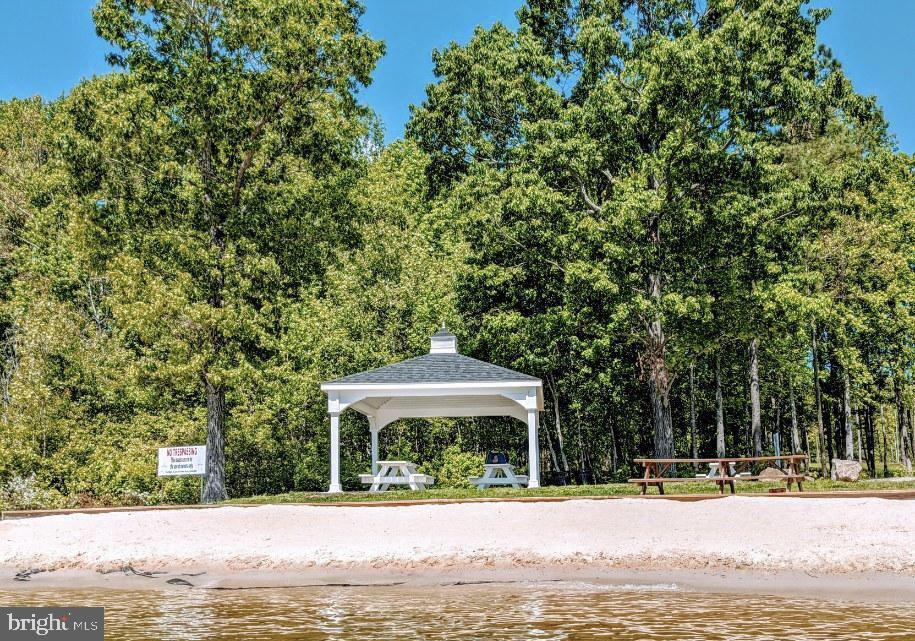 THE WATERS AT LAKE ANNA - Residential