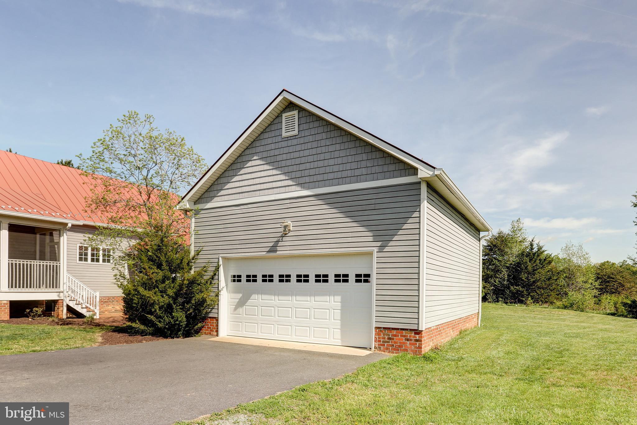 THE WATERS AT LAKE ANNA - Residential