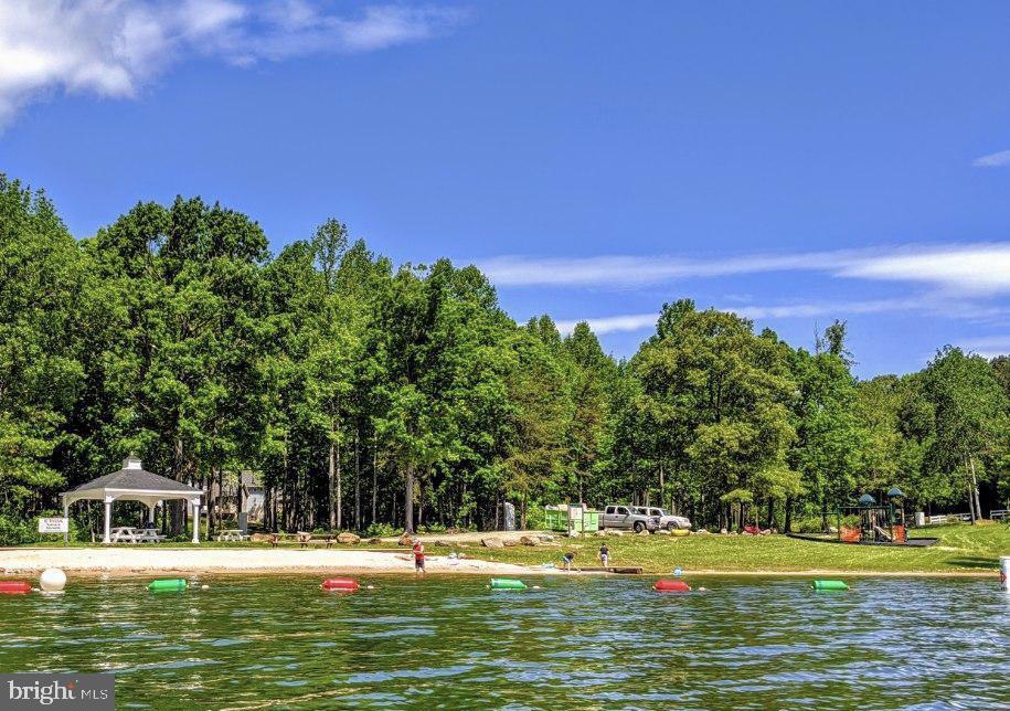 THE WATERS AT LAKE ANNA - Residential
