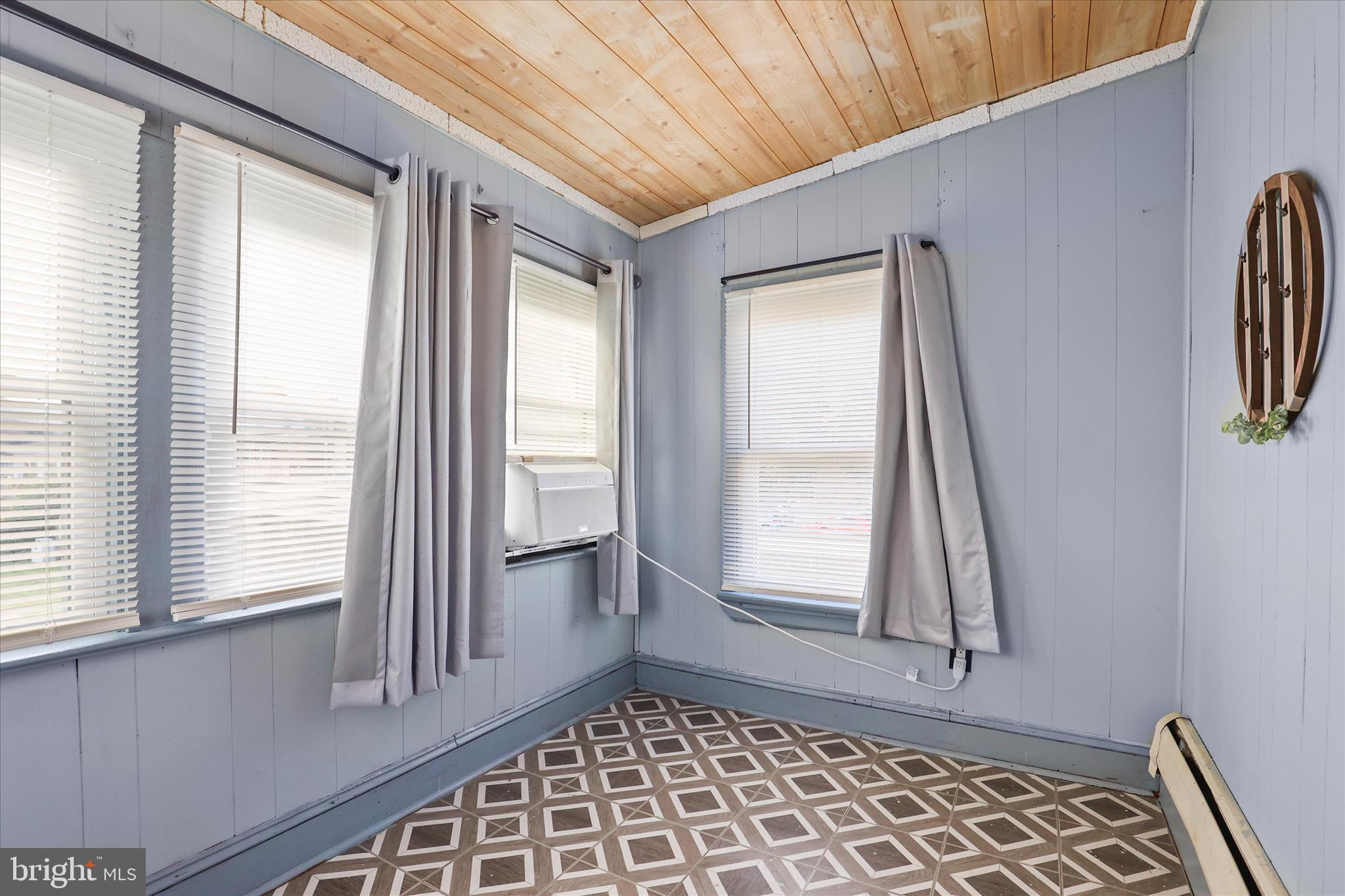 WARD 09 - Residential