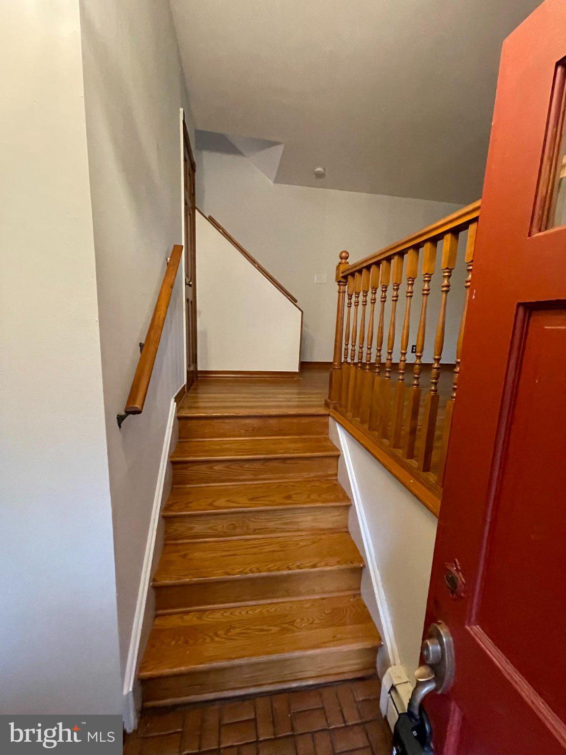2715 E RIDING DRIVE