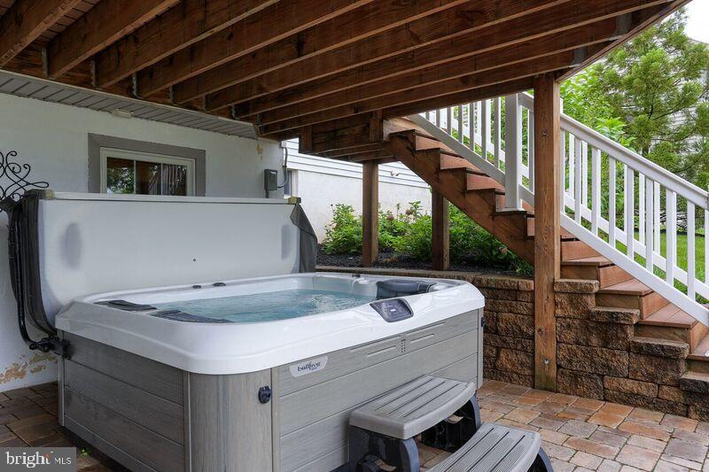 CARRIAGE HILL - Residential