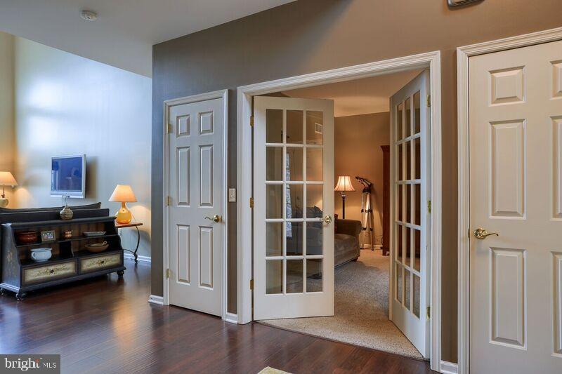 CARRIAGE HILL - Residential