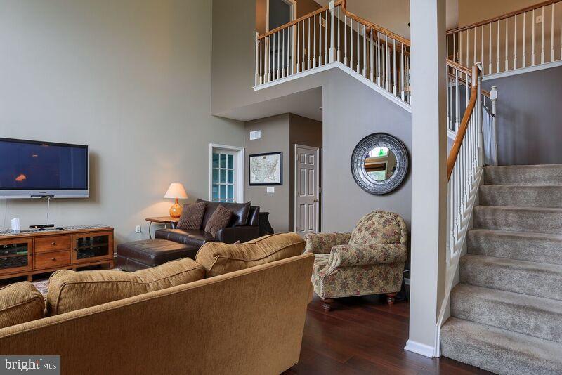 CARRIAGE HILL - Residential