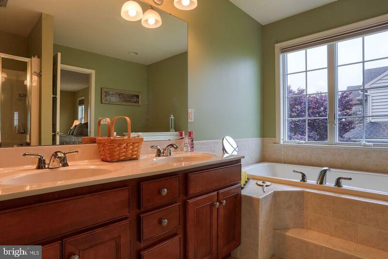 CARRIAGE HILL - Residential