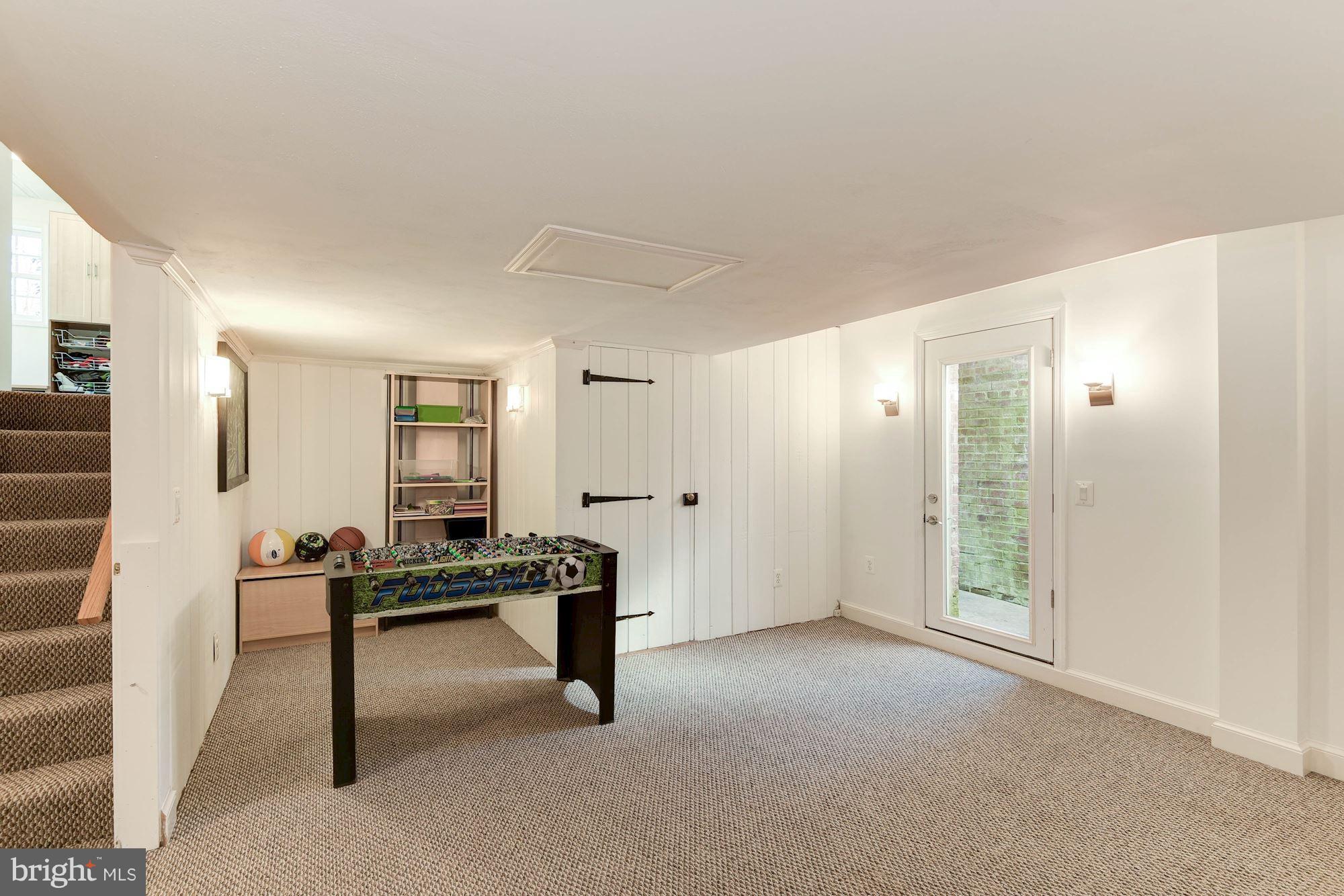 COUNTRY CLUB - Residential