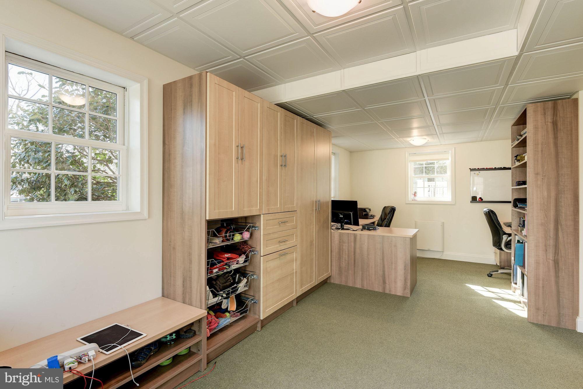 COUNTRY CLUB - Residential