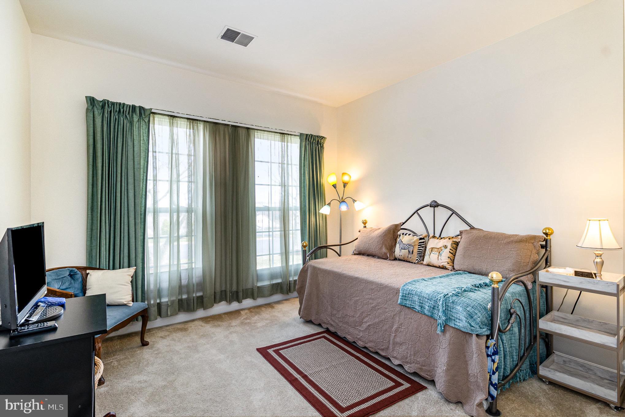 RIVER RIDGE - Residential