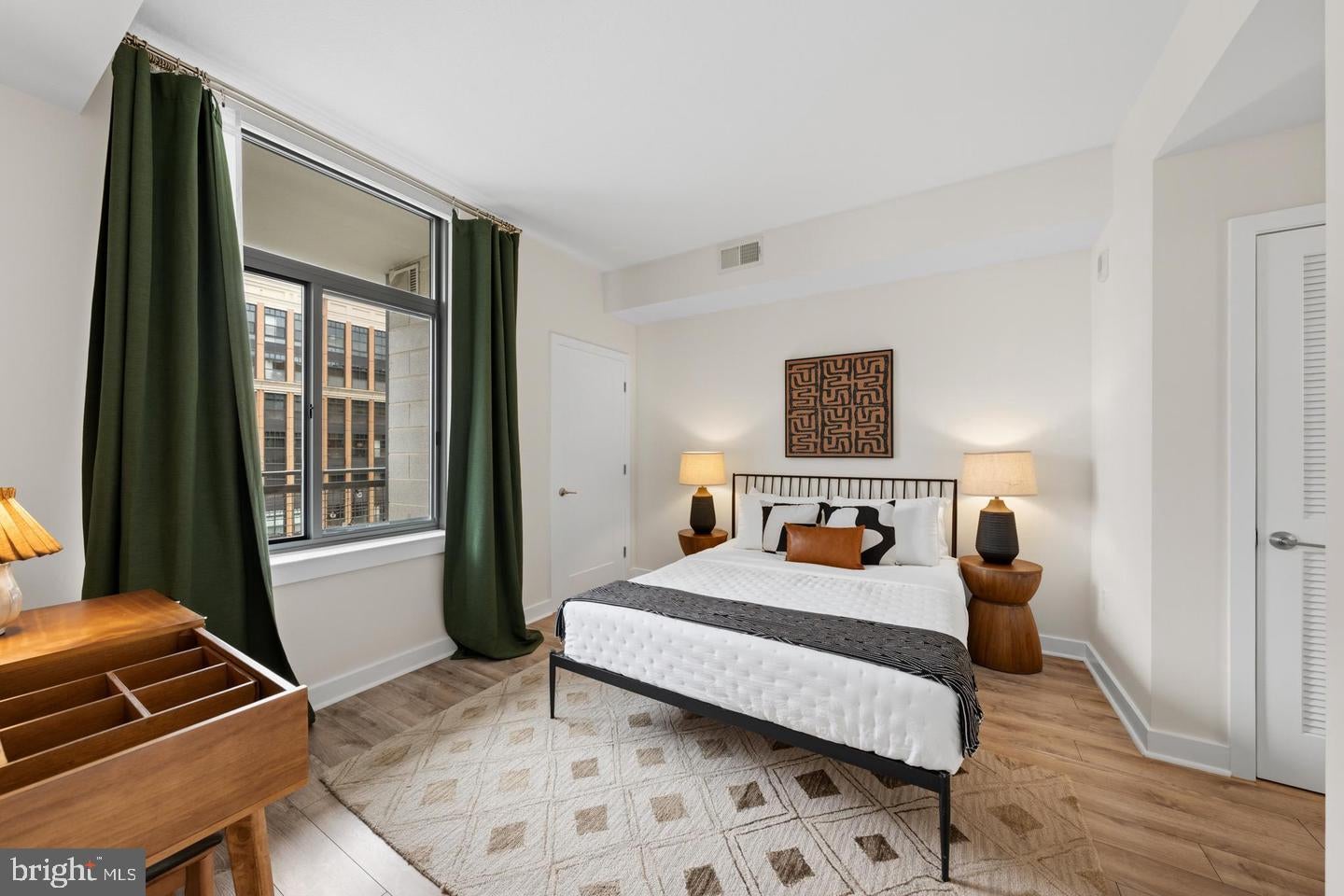 460 NEW YORK NW 802