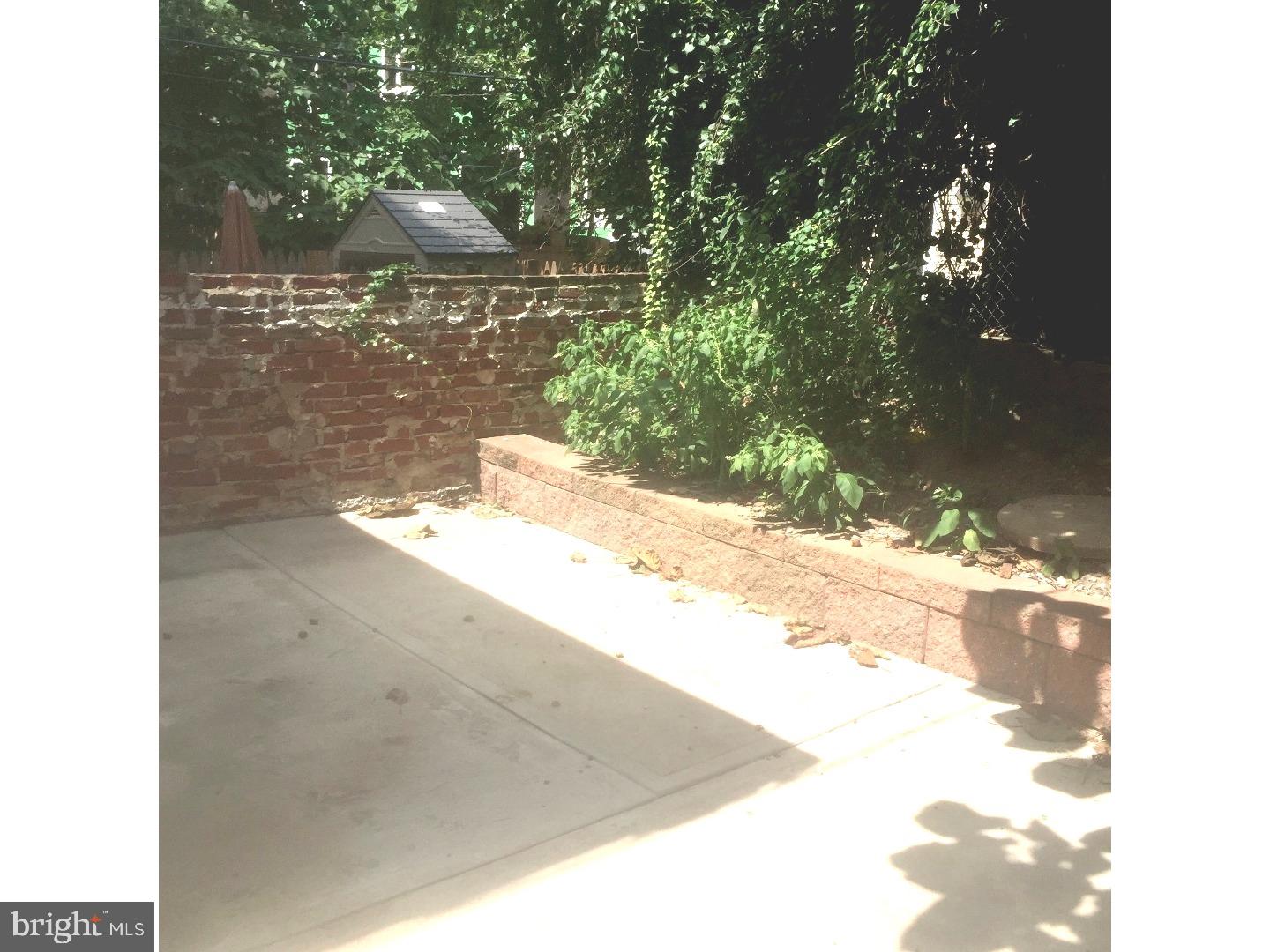 FAIRMOUNT - Residential Lease