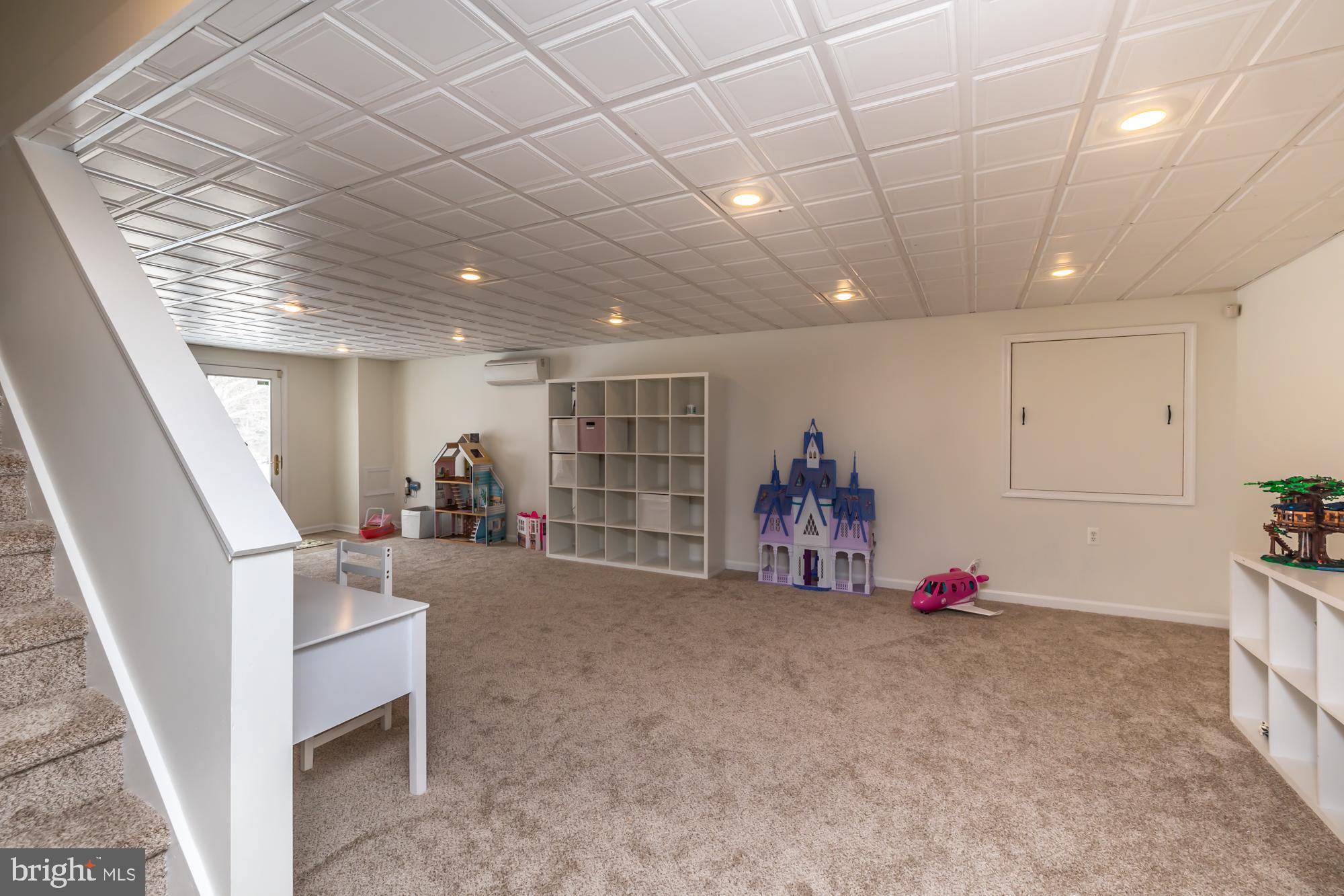 FAIR MEADOW - Residential