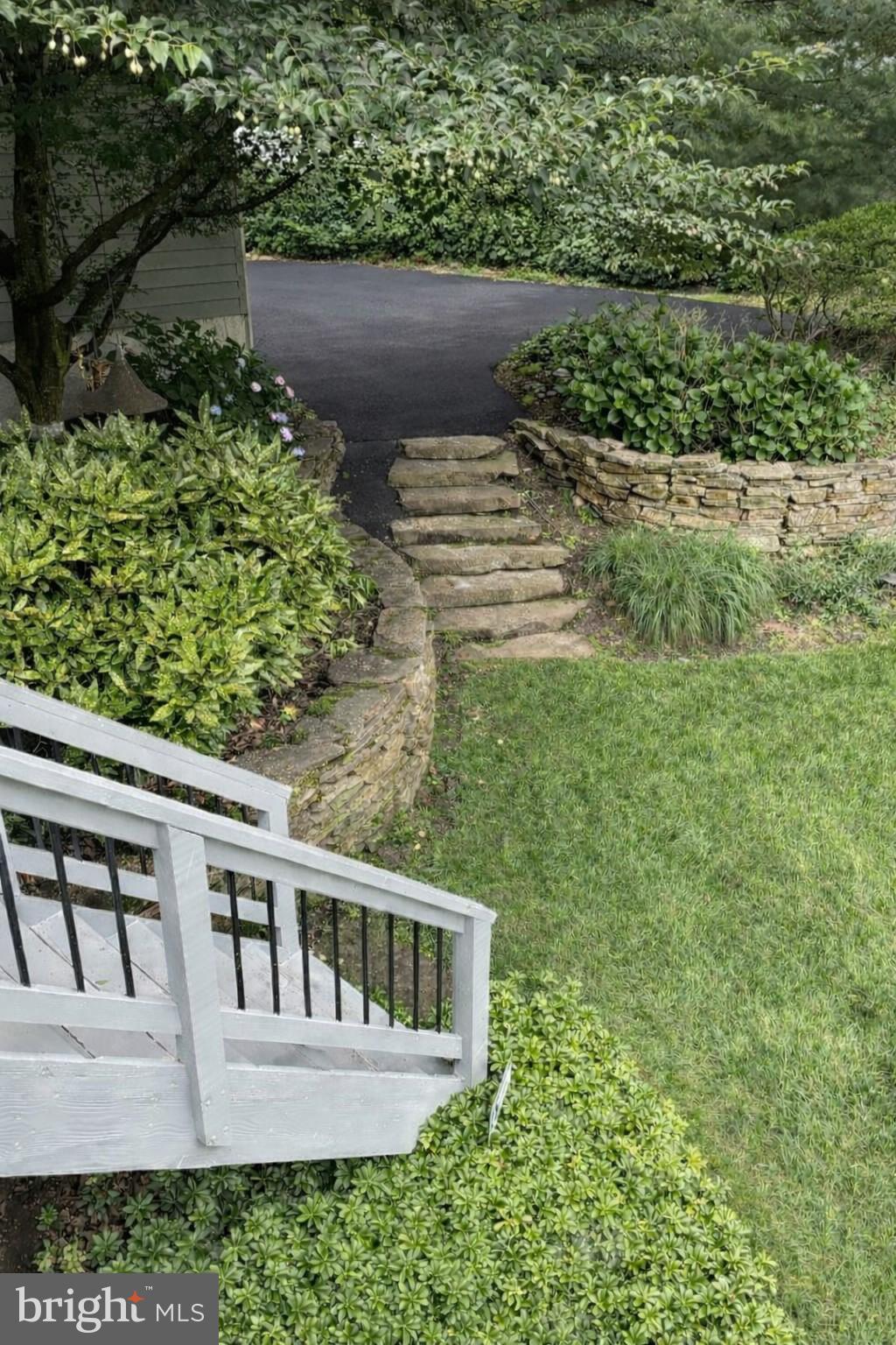 1111 DANIEL DAVIS LANE