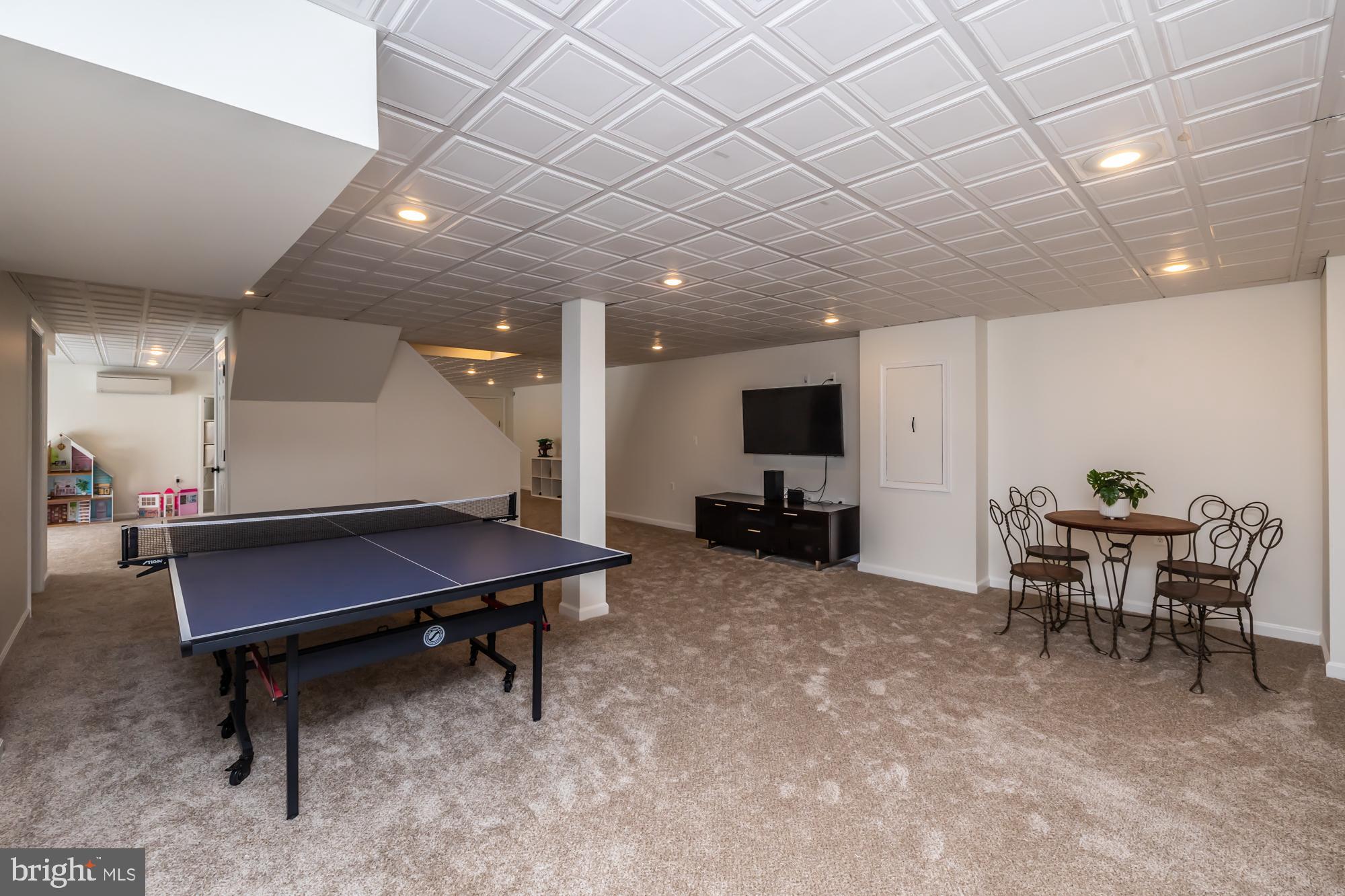 FAIR MEADOW - Residential