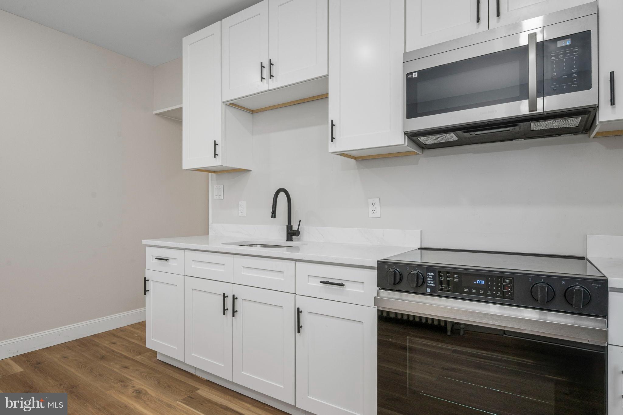 HYDE PARK - Residential