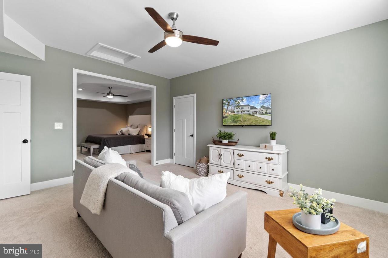 FAIRFAX - Residential