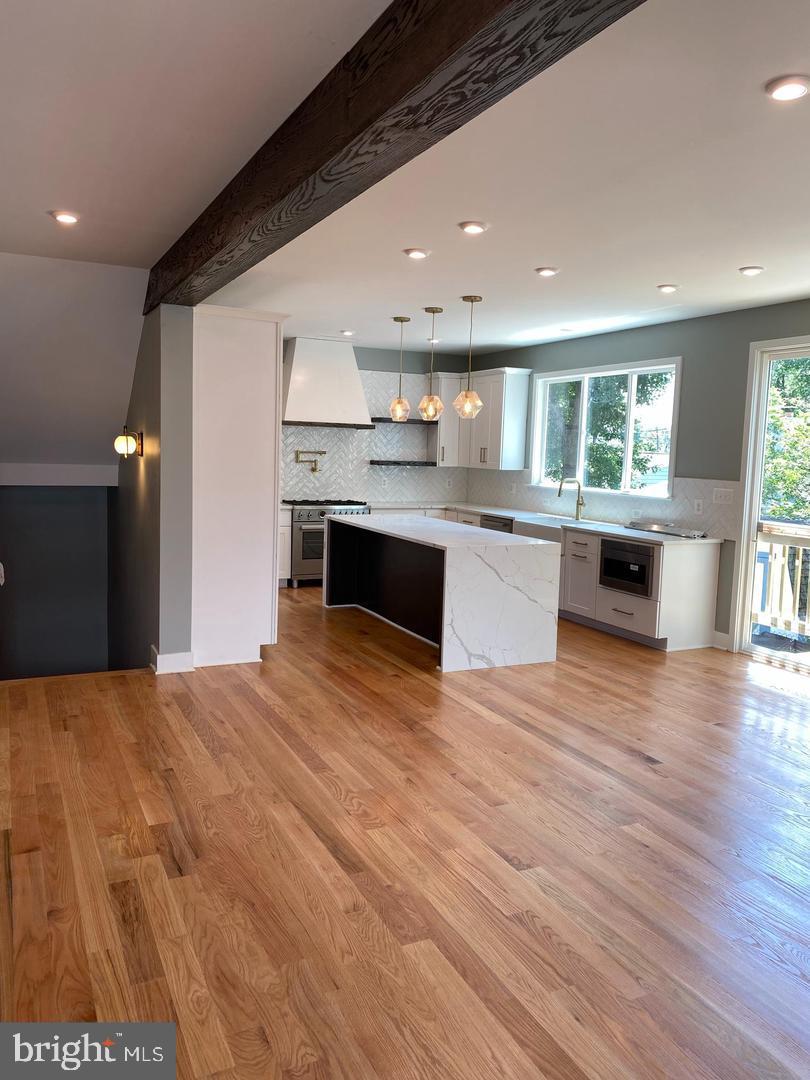 FAIRFAX - Residential