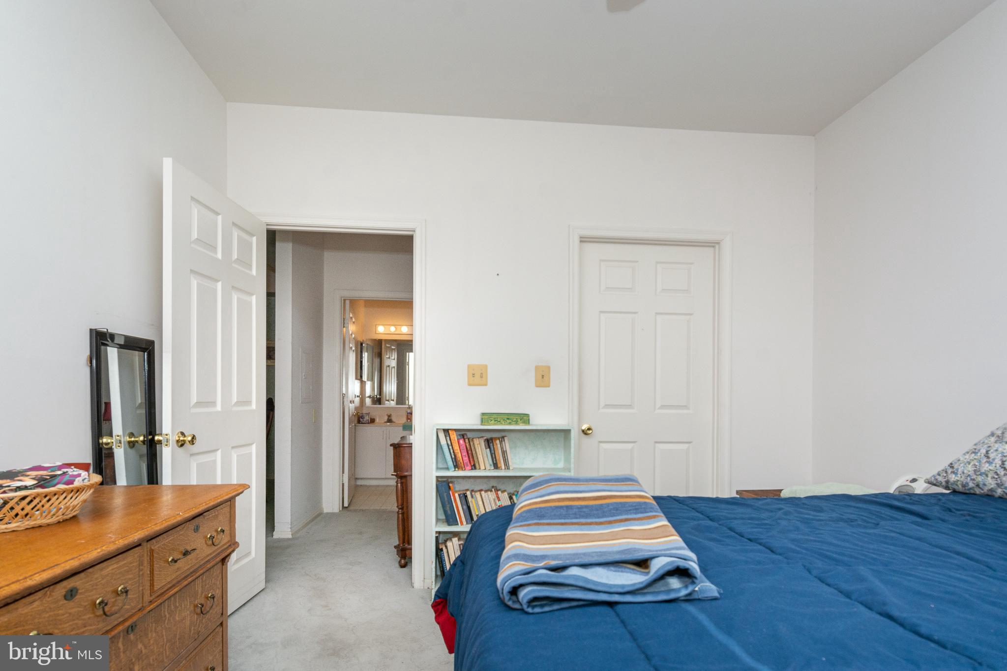 SPRING MILL CONDOMINIUM - Residential