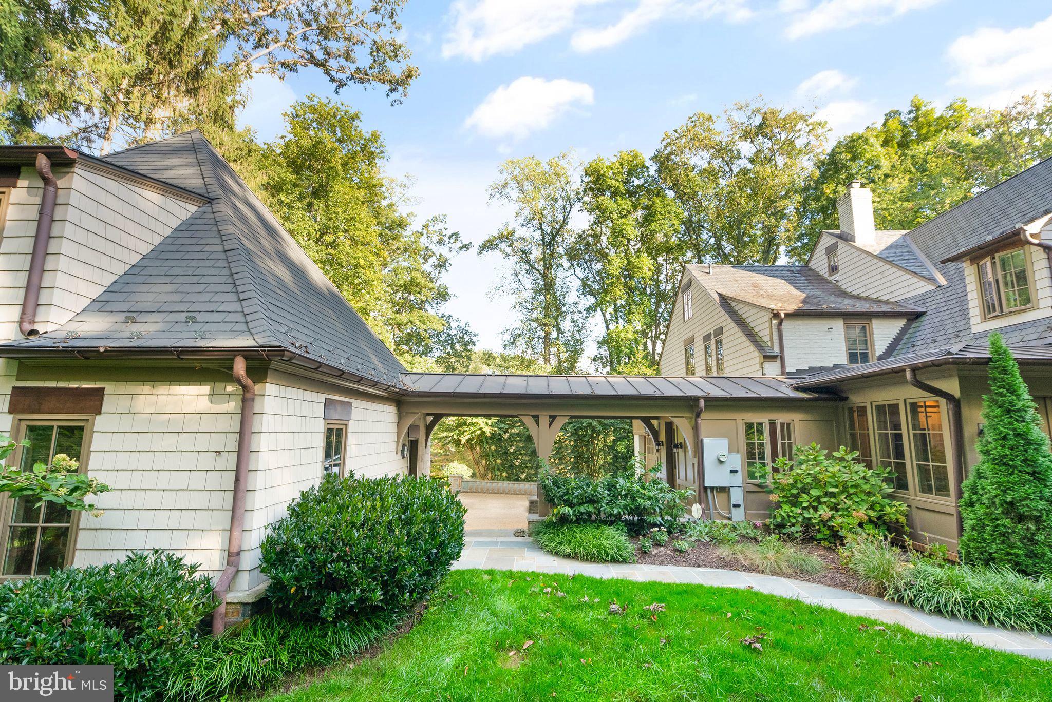 BURNING TREE - Residential