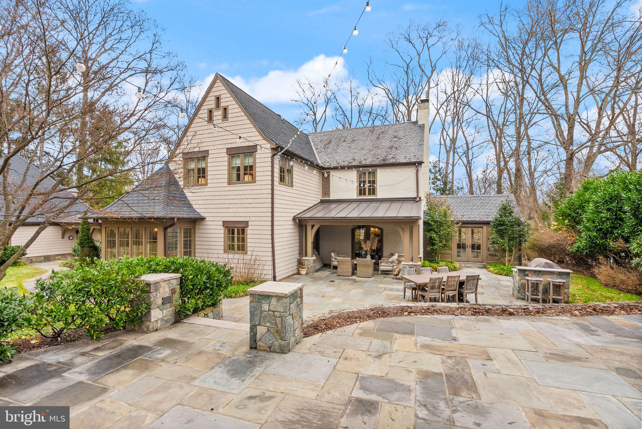 BURNING TREE - Residential