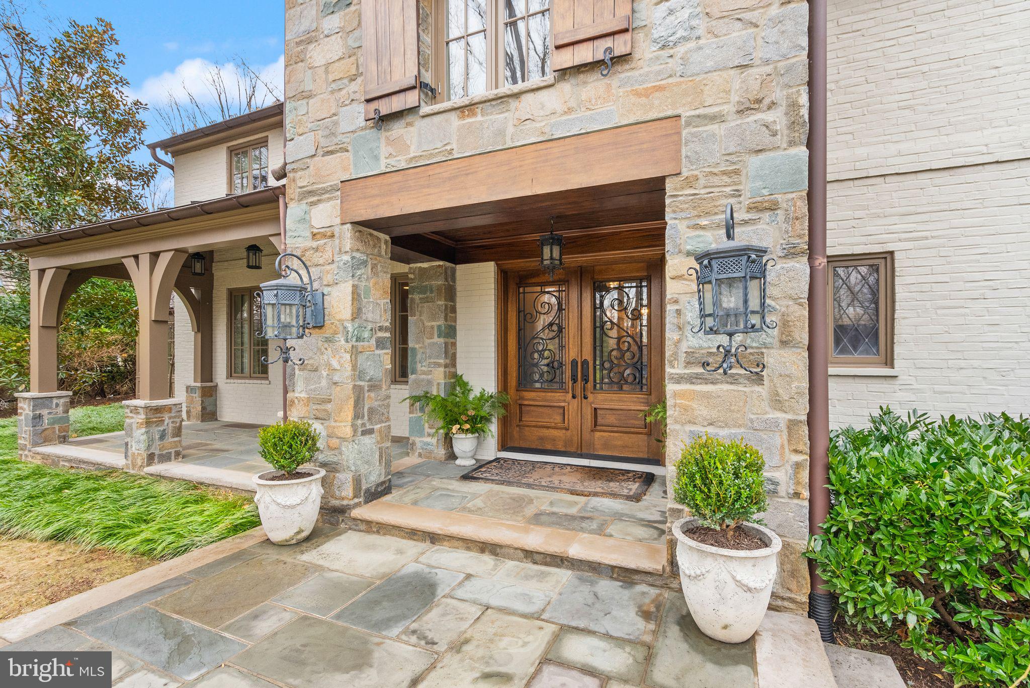 BURNING TREE - Residential