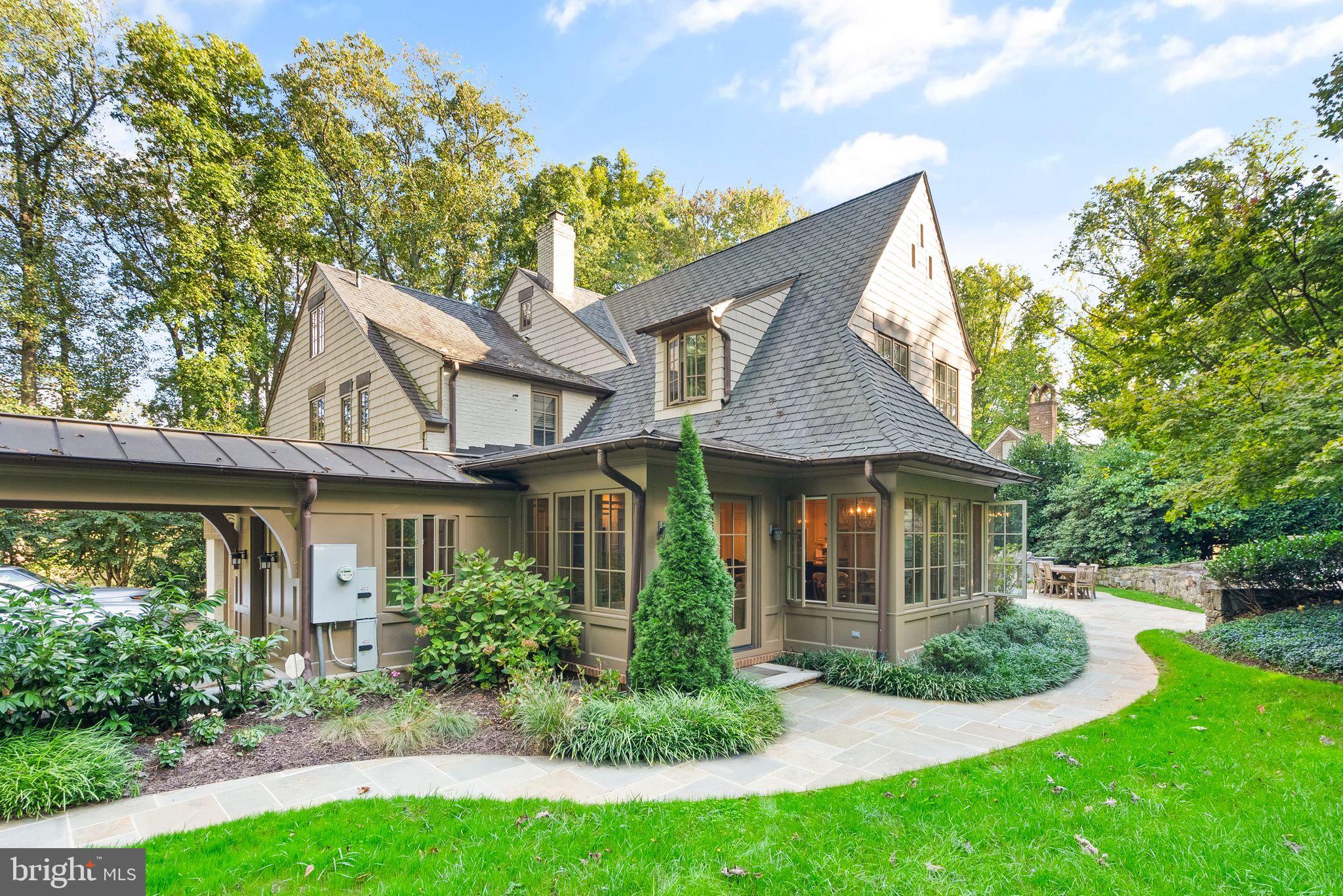 BURNING TREE - Residential