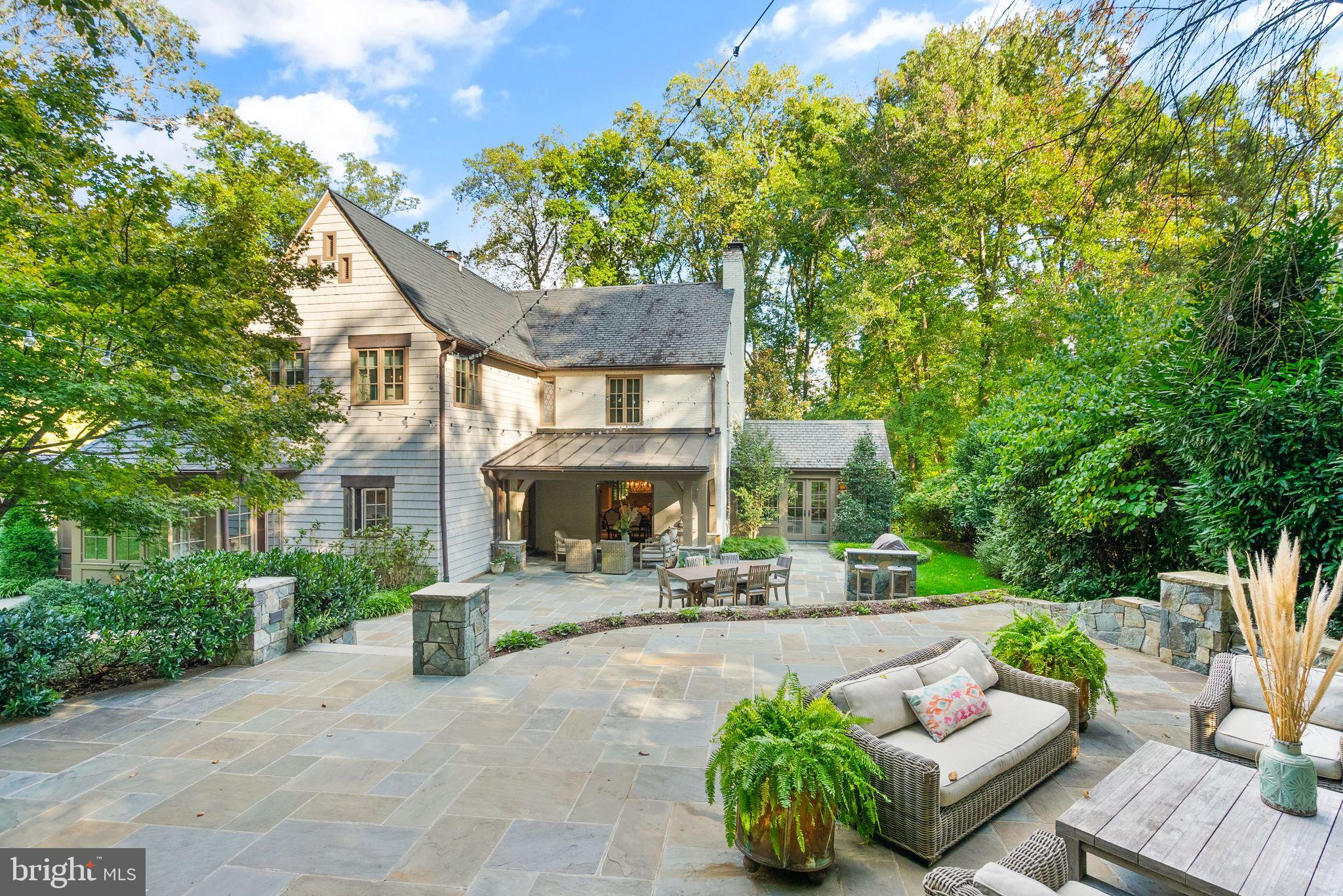 BURNING TREE - Residential