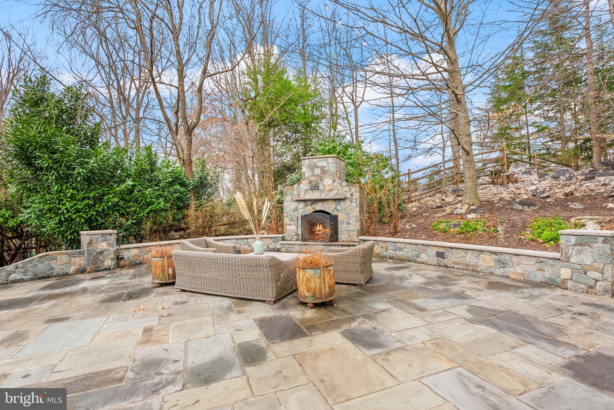 BURNING TREE - Residential