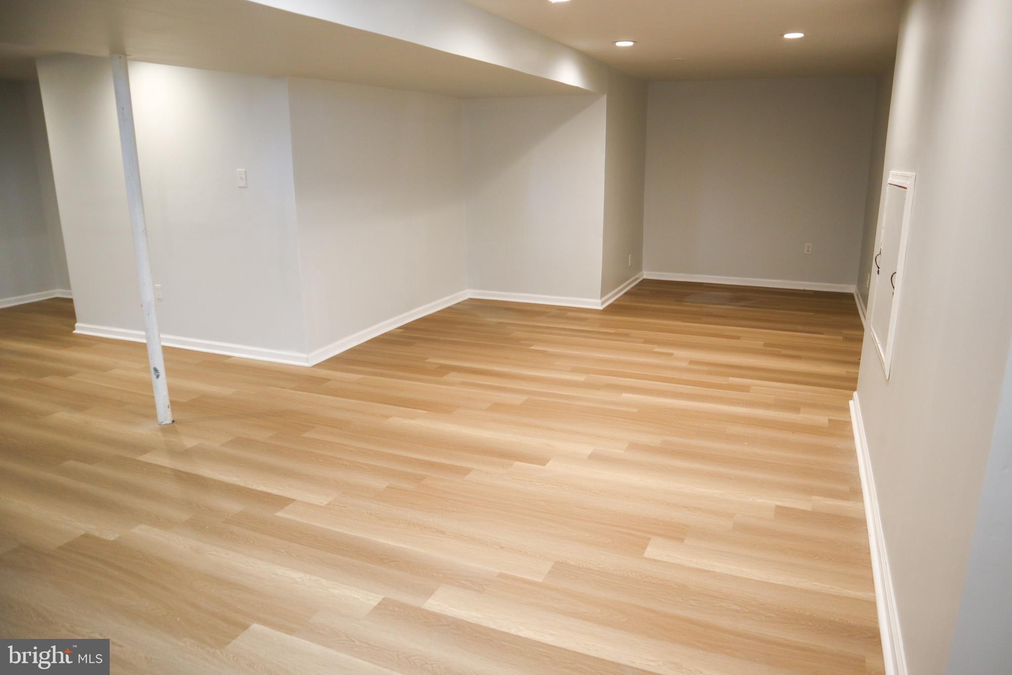 SNOWDENS MILL - Residential