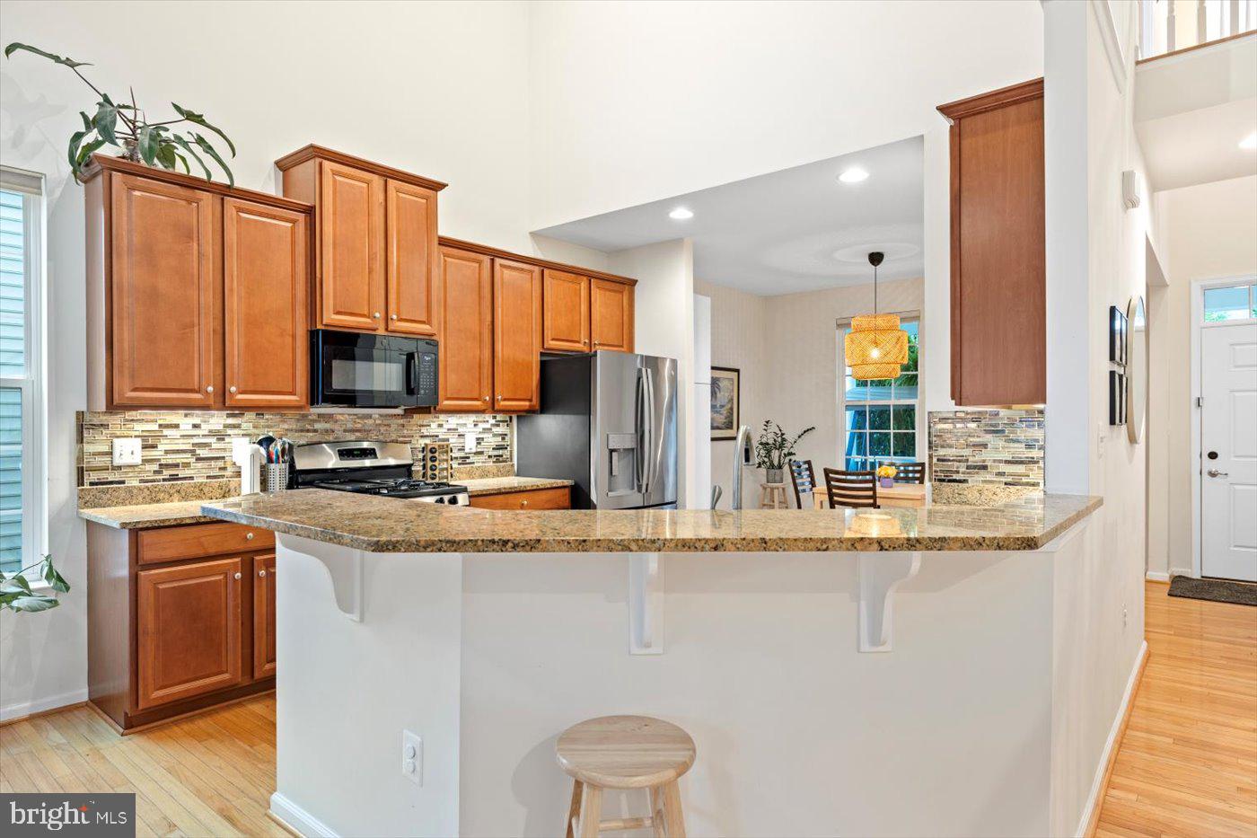 THREE FLAGS - Residential