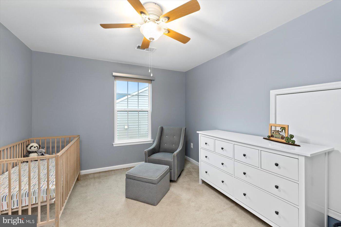 THREE FLAGS - Residential