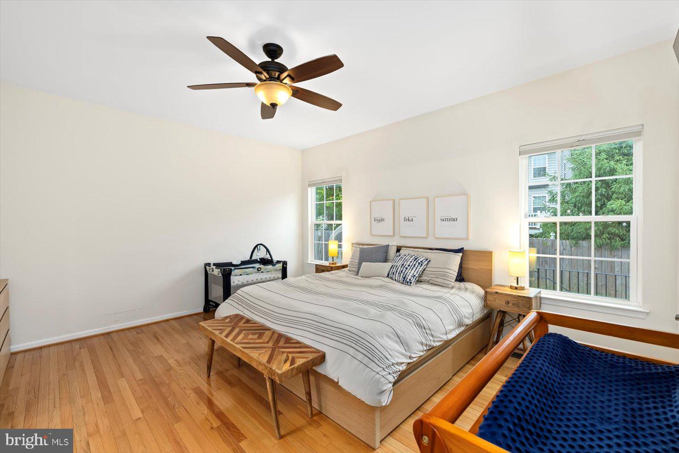 THREE FLAGS - Residential