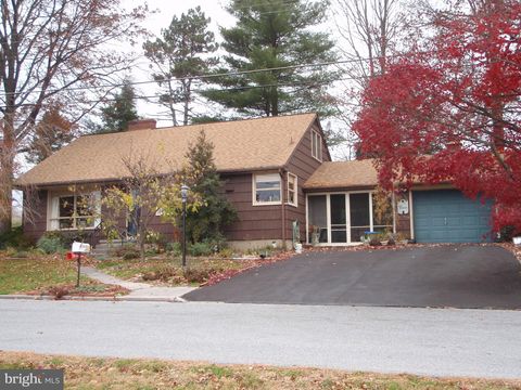 3319 HILLSIDE DRIVE LEBANON PA 17046