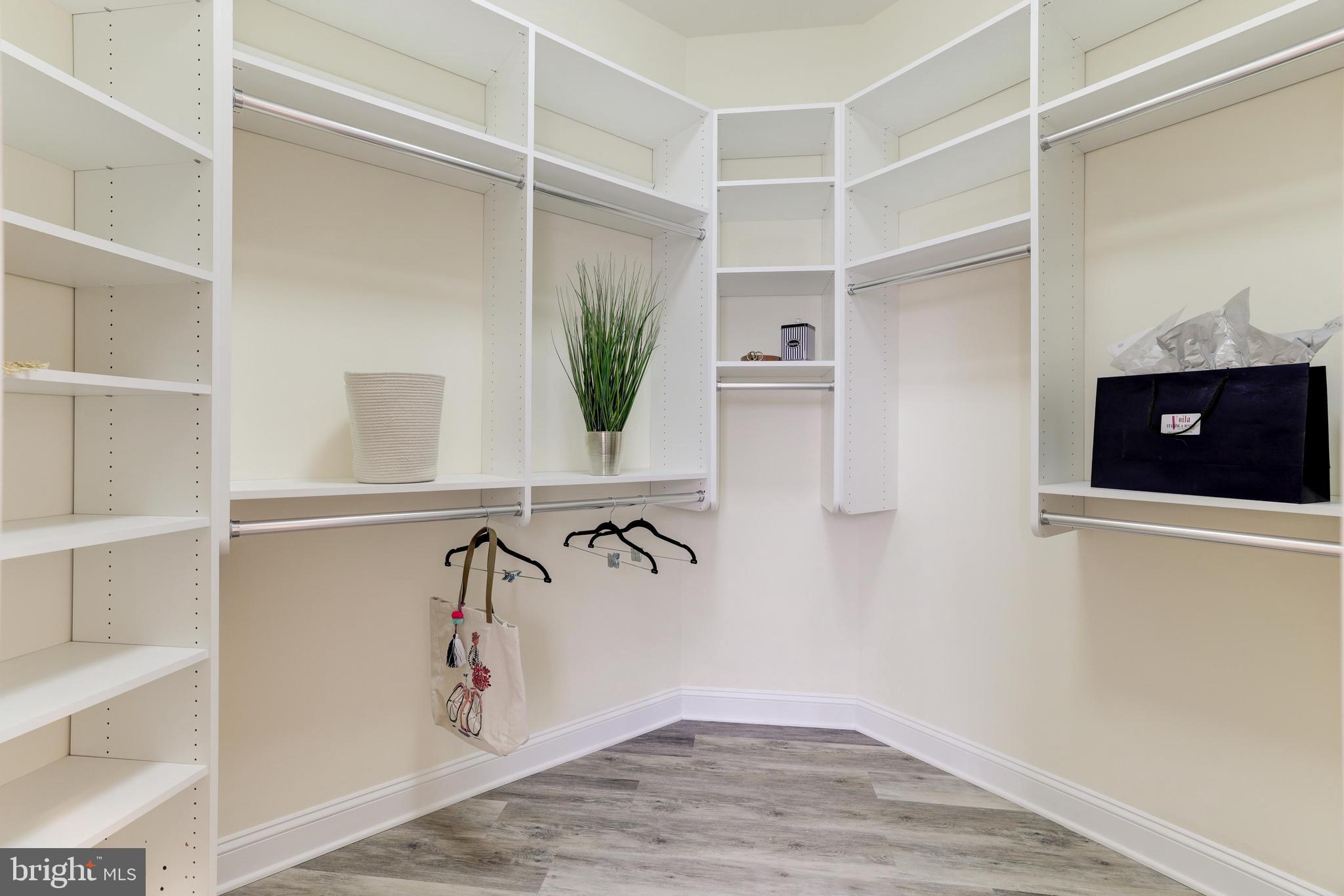 AVENEL - Residential