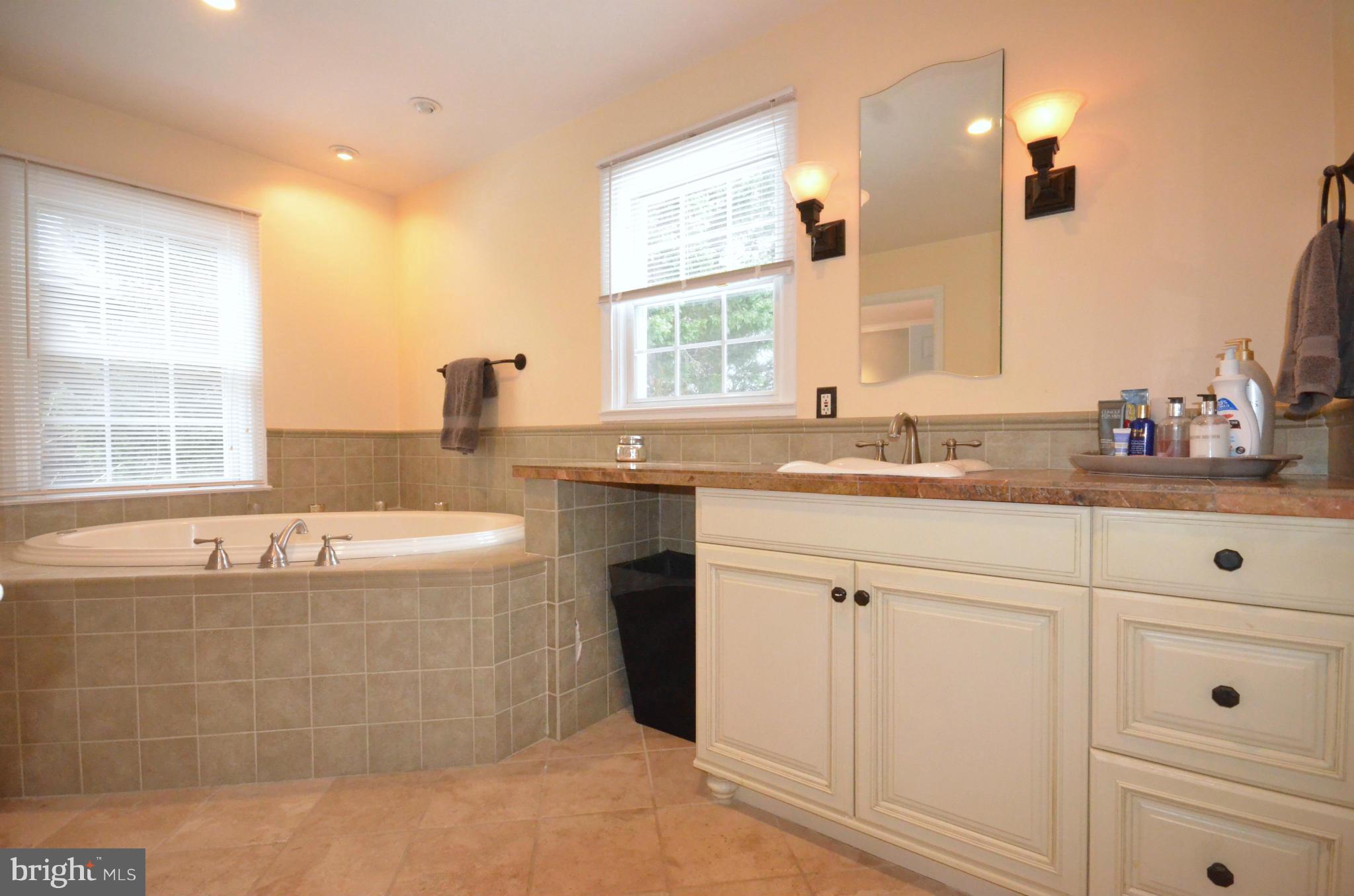 MOUNT WASHINGTON - Residential