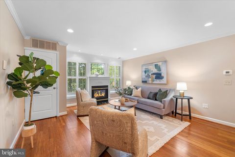 Photo of 6924 Fairfax Drive #226, ARLINGTON, VA 22213 (MLS # VAAR2072444)