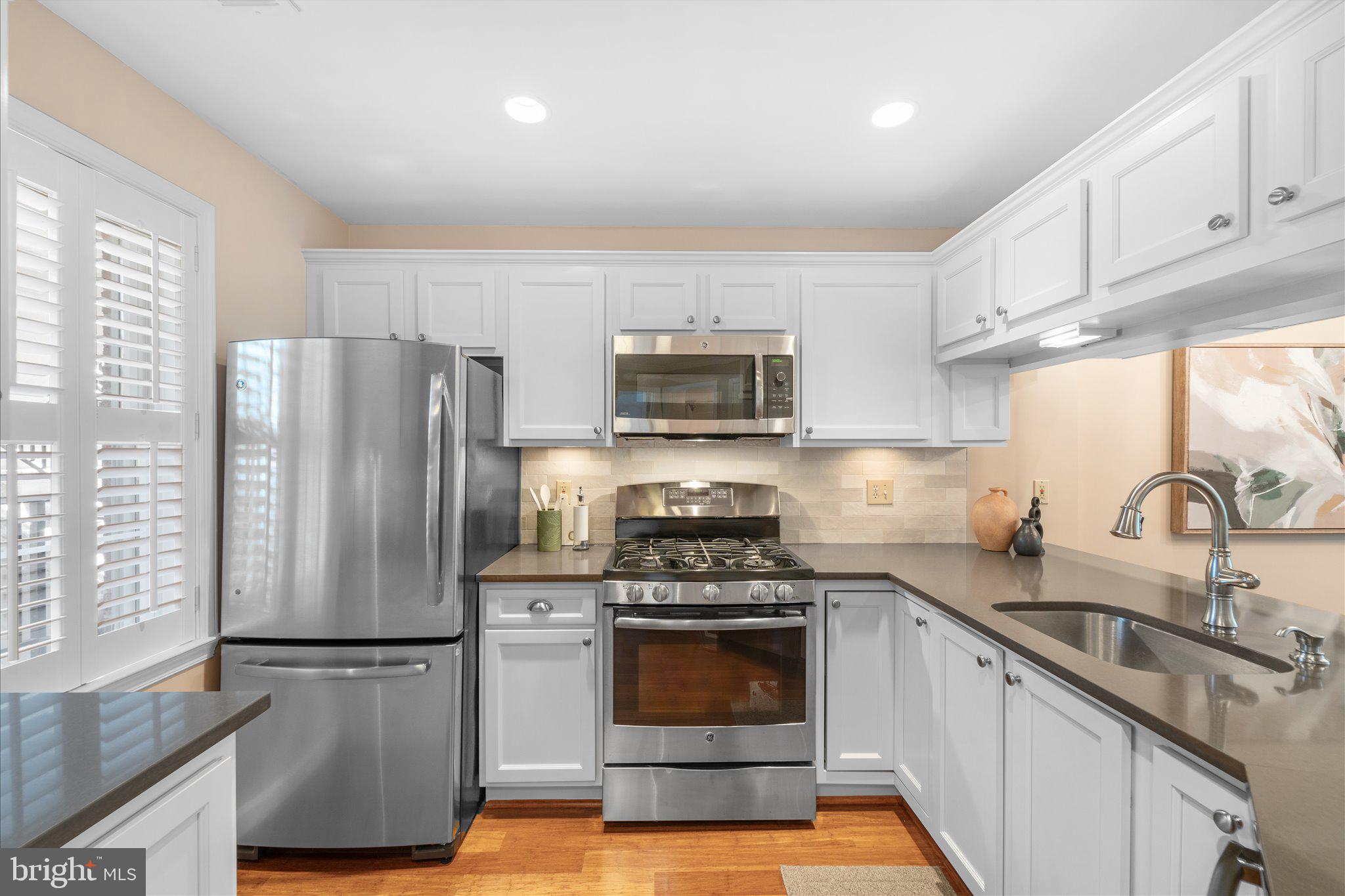 6924 FAIRFAX DRIVE 226