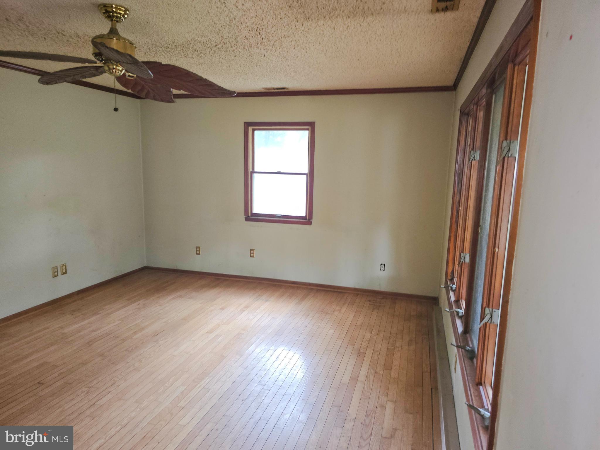 SUNRISE BEACH - Residential