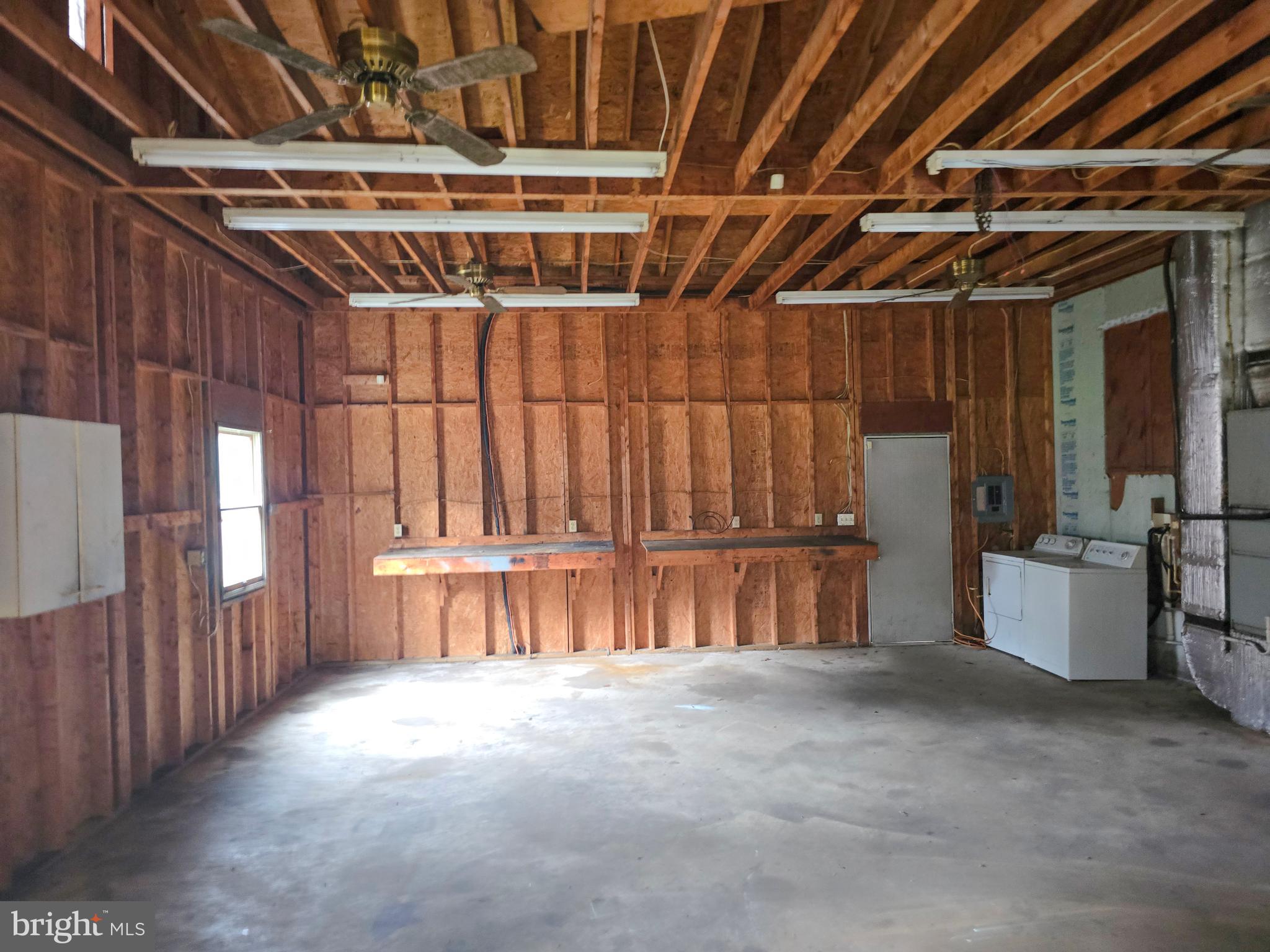 SUNRISE BEACH - Residential