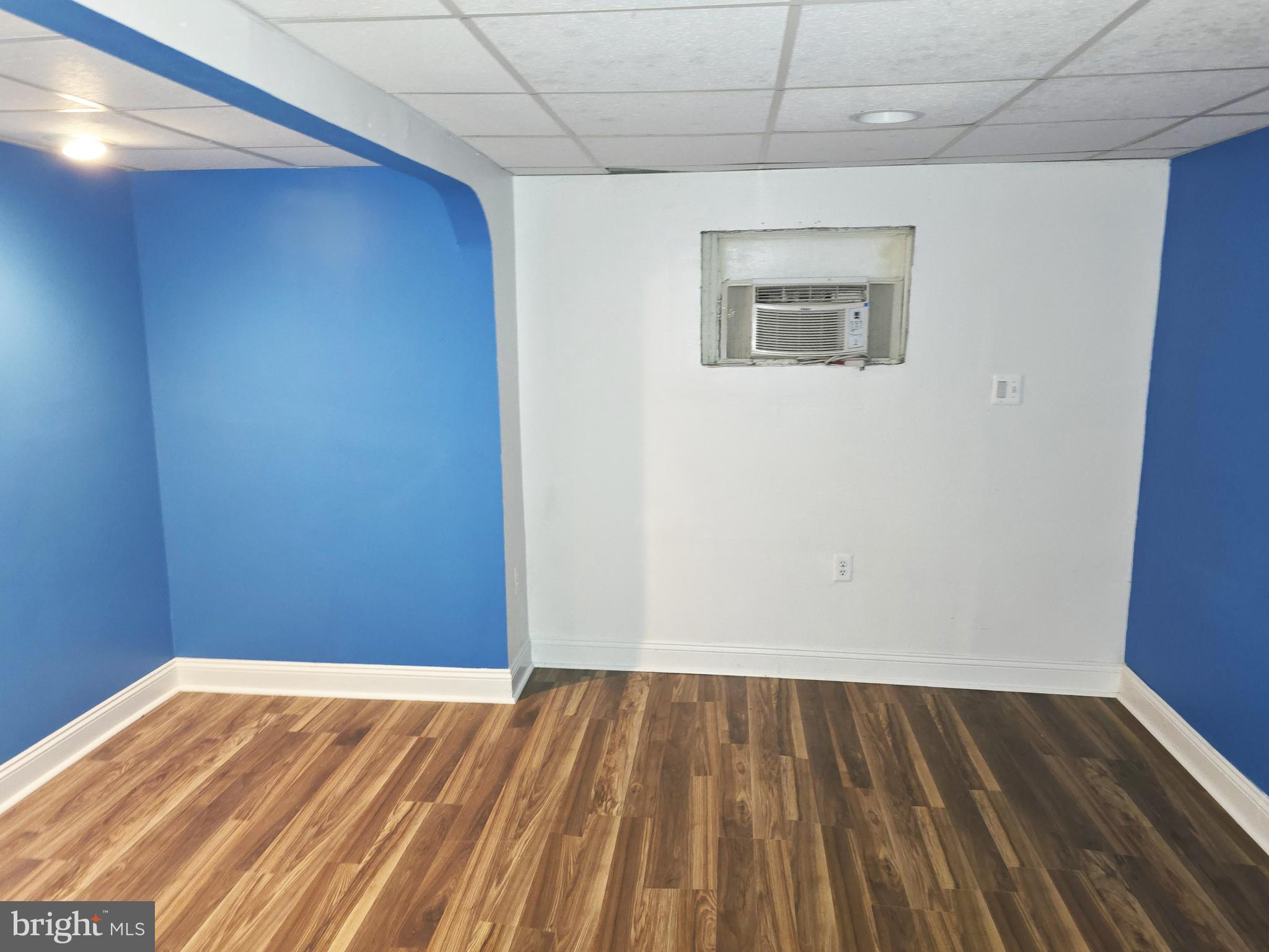 SUNRISE BEACH - Residential