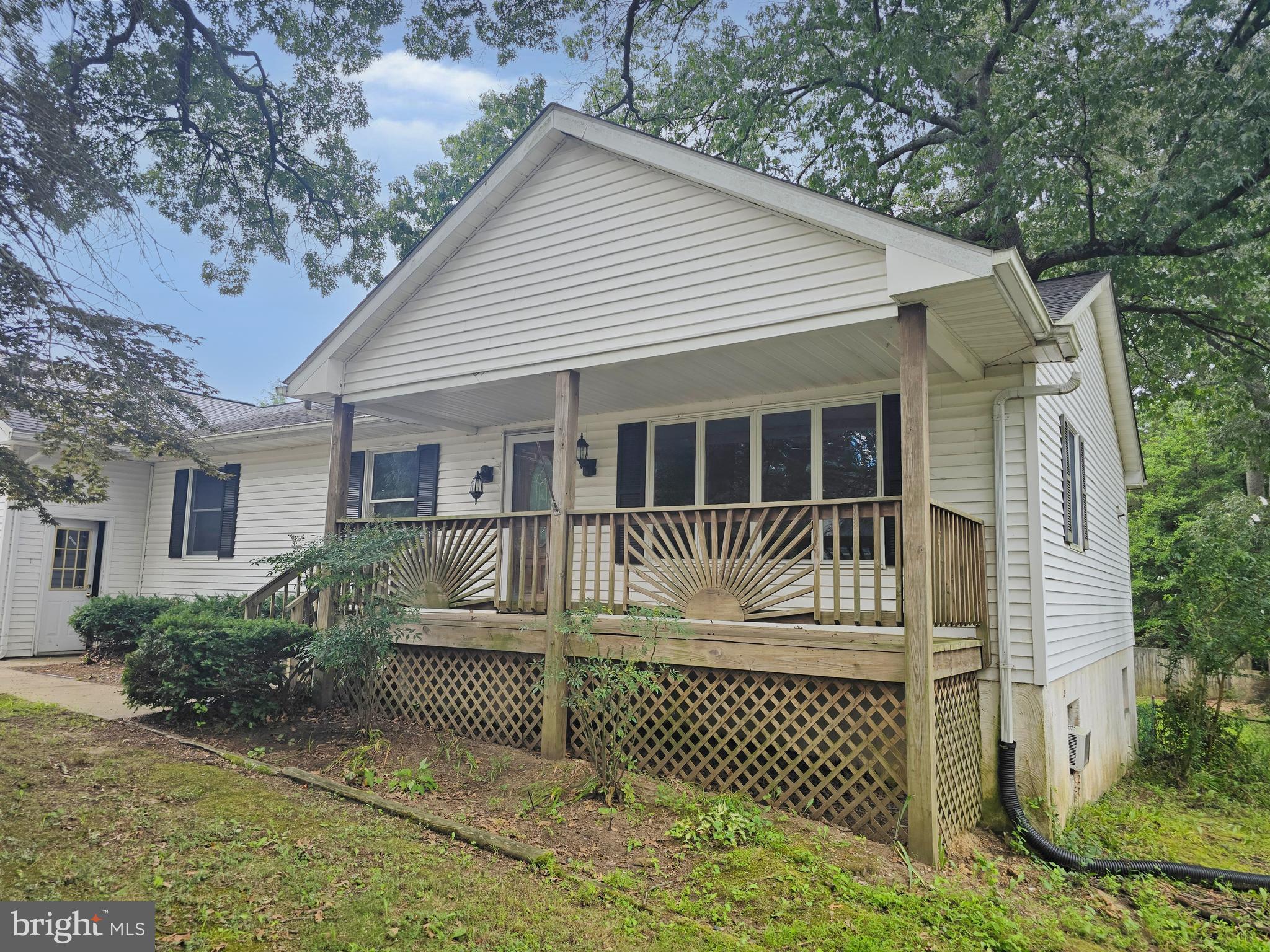 1123 OAK VIEW DRIVE